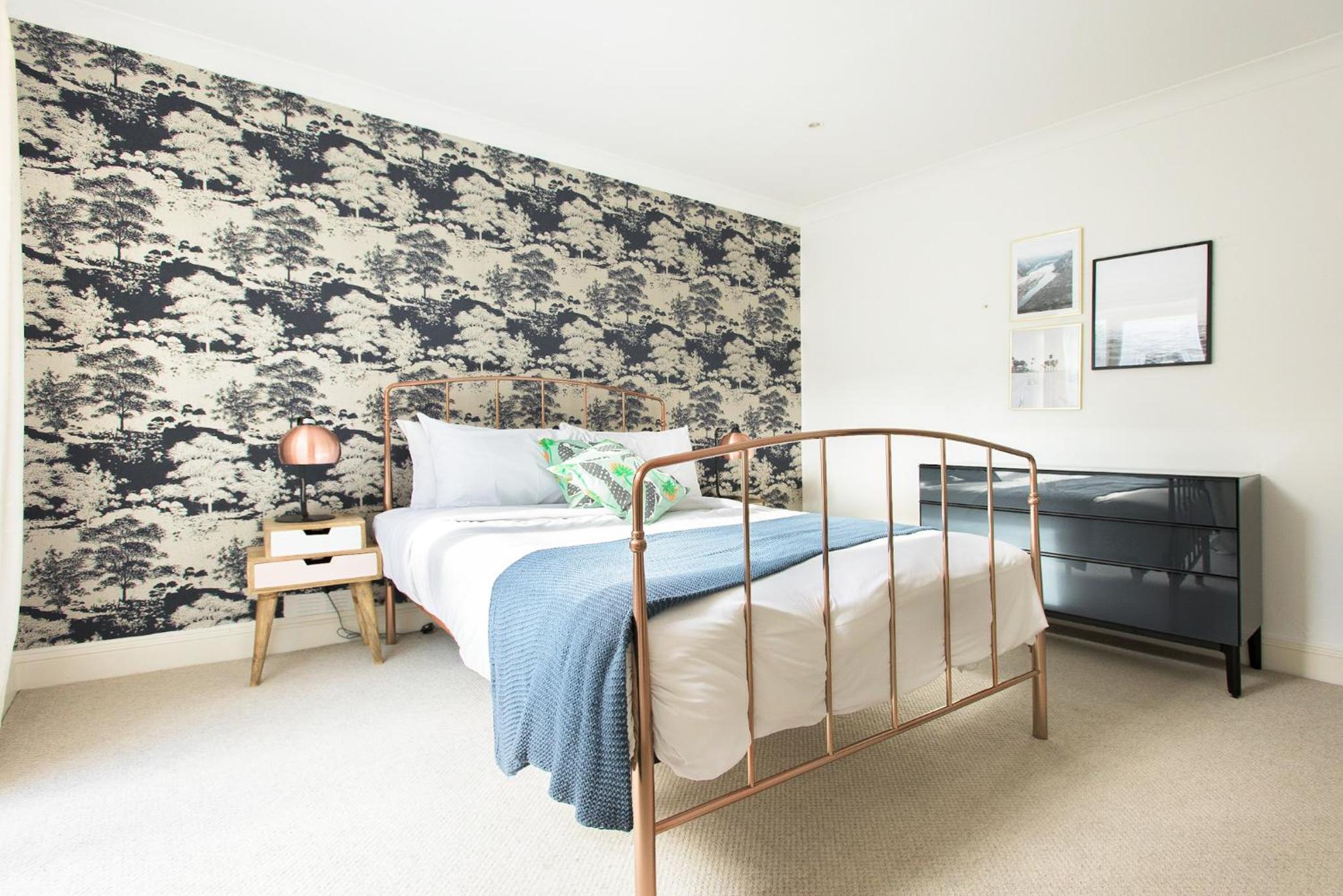 The Harrods Mews - Modern 4BDR with Rooftop Terrace