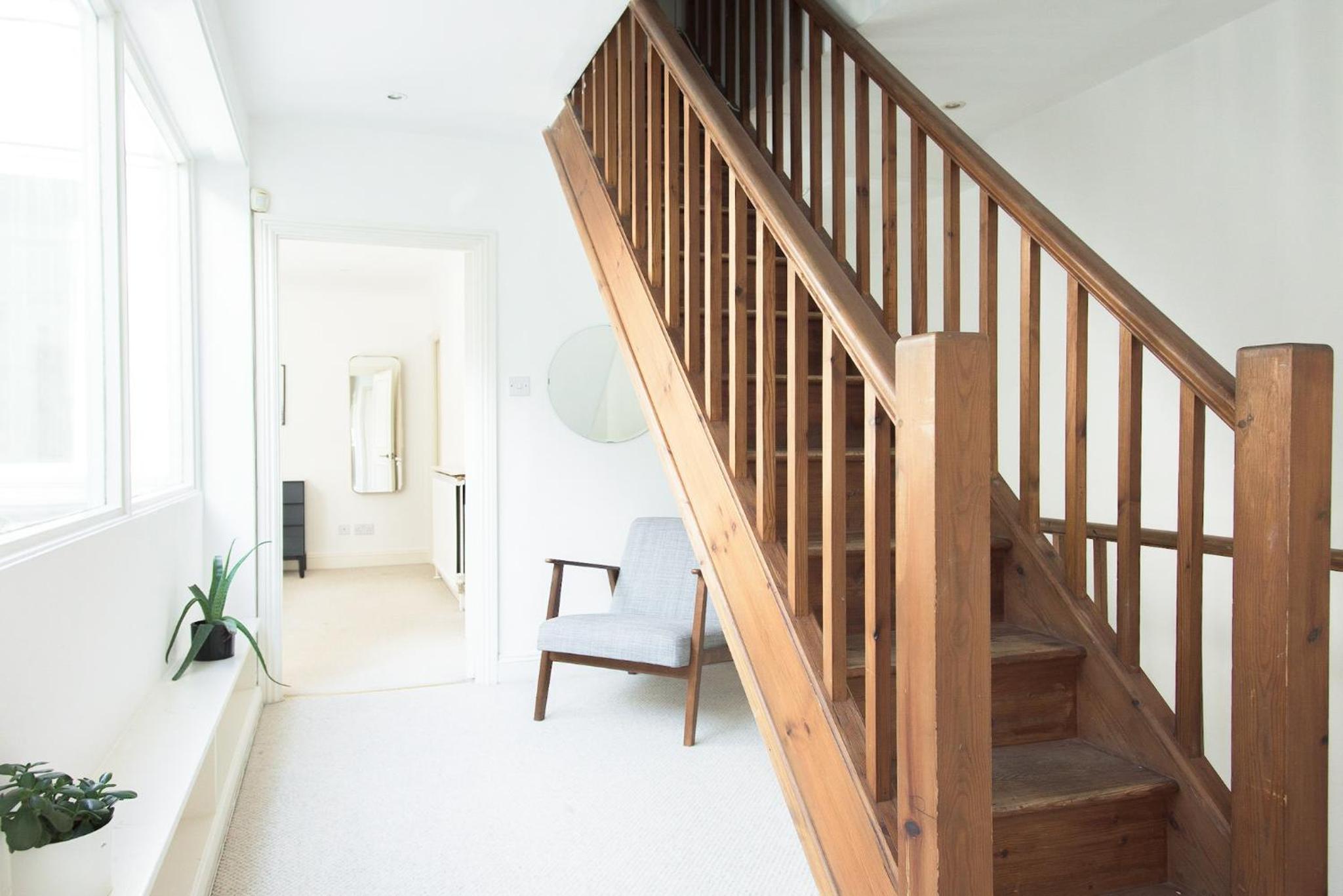 The Harrods Mews - Modern 4BDR with Rooftop Terrace