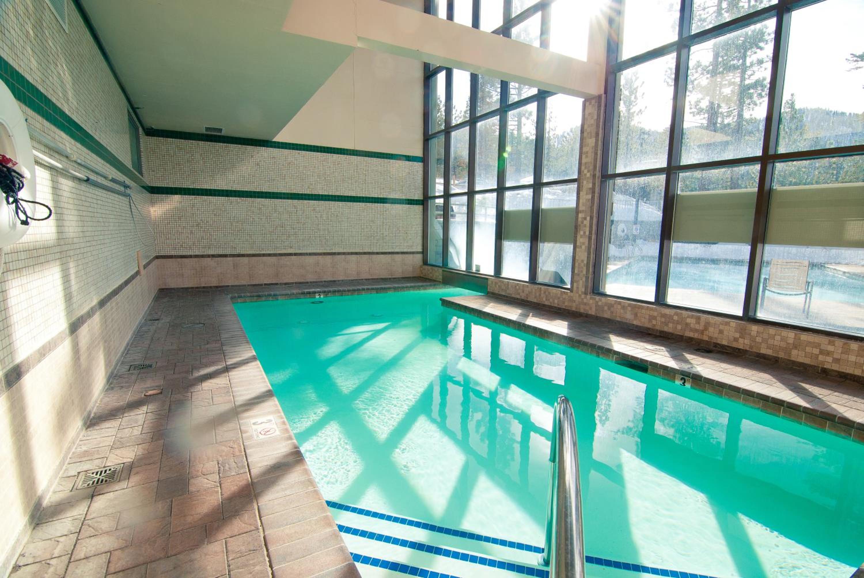 Stateline Vacations - The Ridge Sierra - Property Image 3