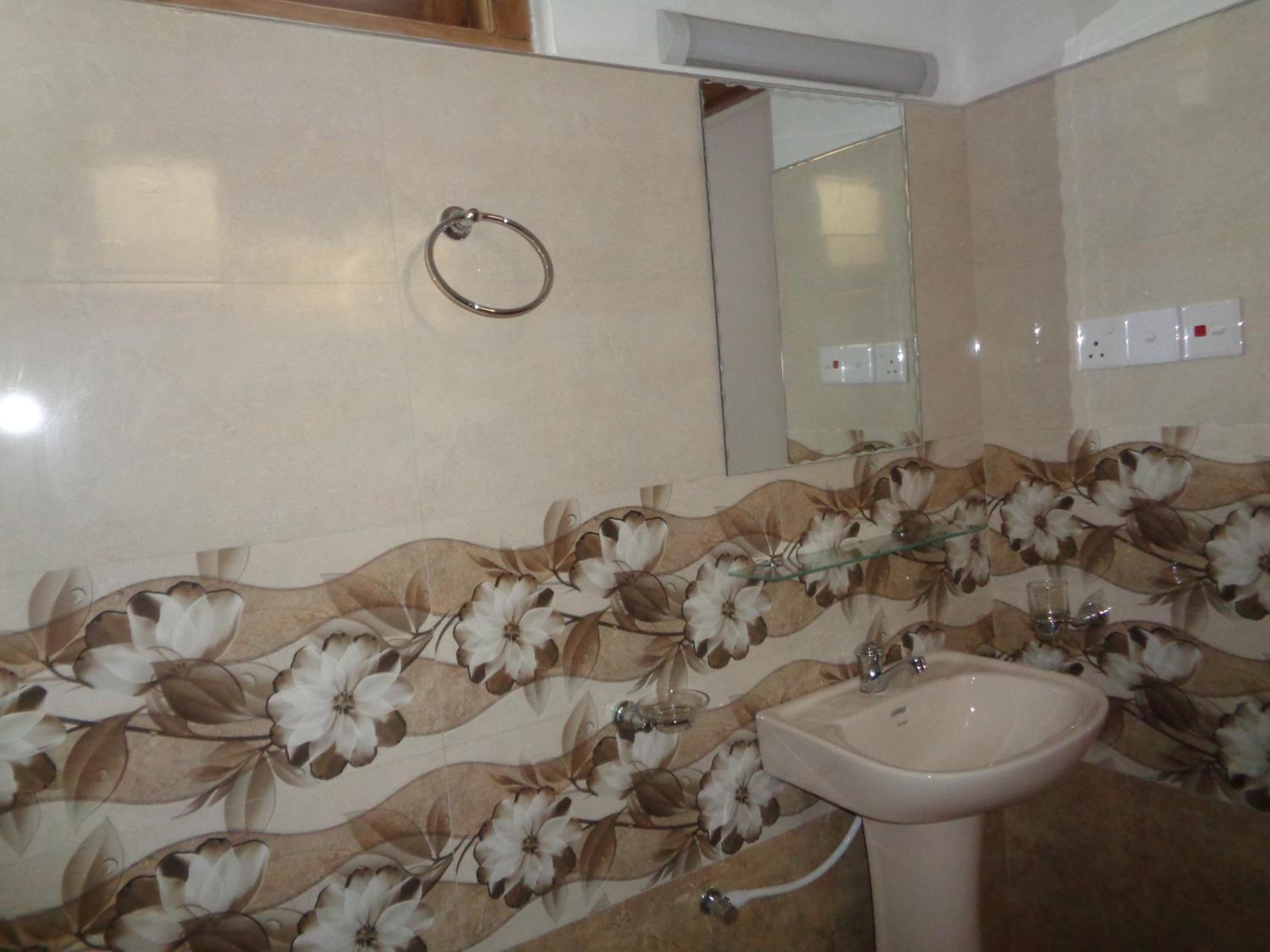 Photo 33