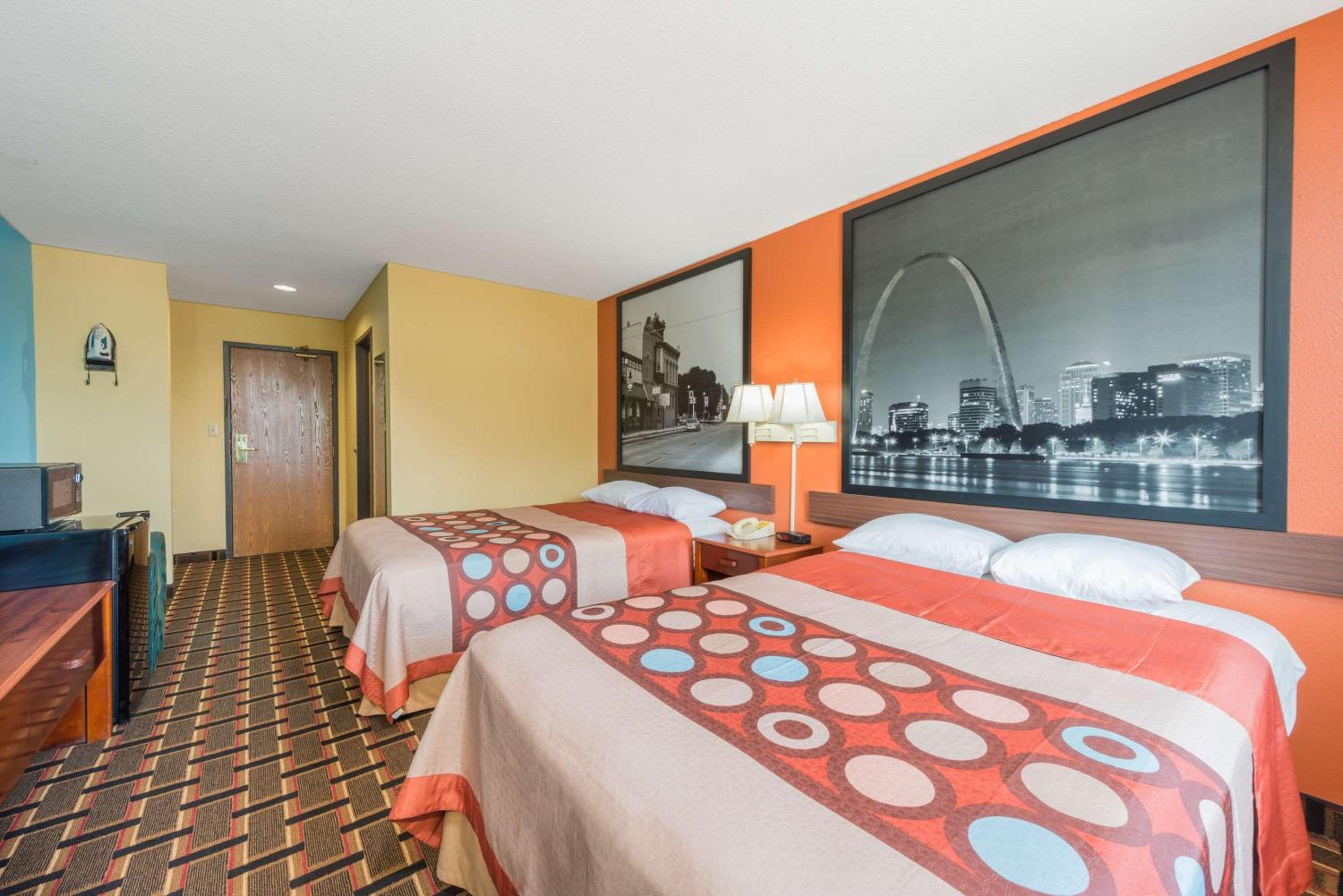 Super 8 by Wyndham Staunton view 3