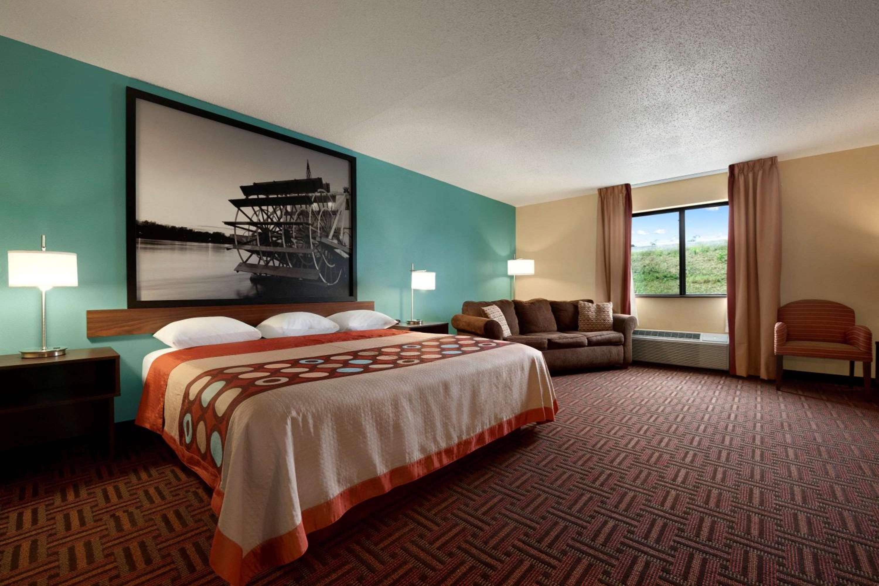 Peoria Vacations - Super 8 by Wyndham Peoria East - Property Image 29