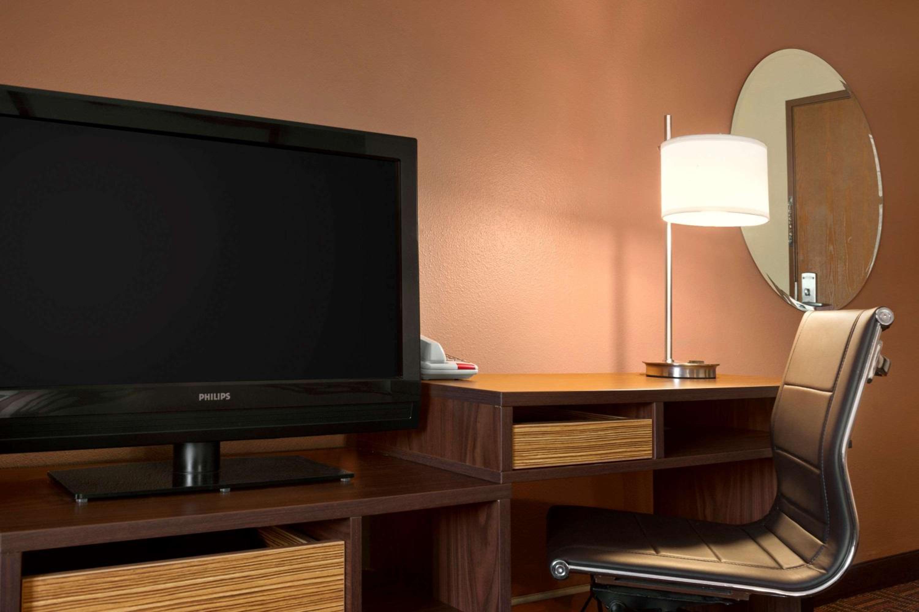 Peoria Vacations - Super 8 by Wyndham Peoria East - Property Image 26