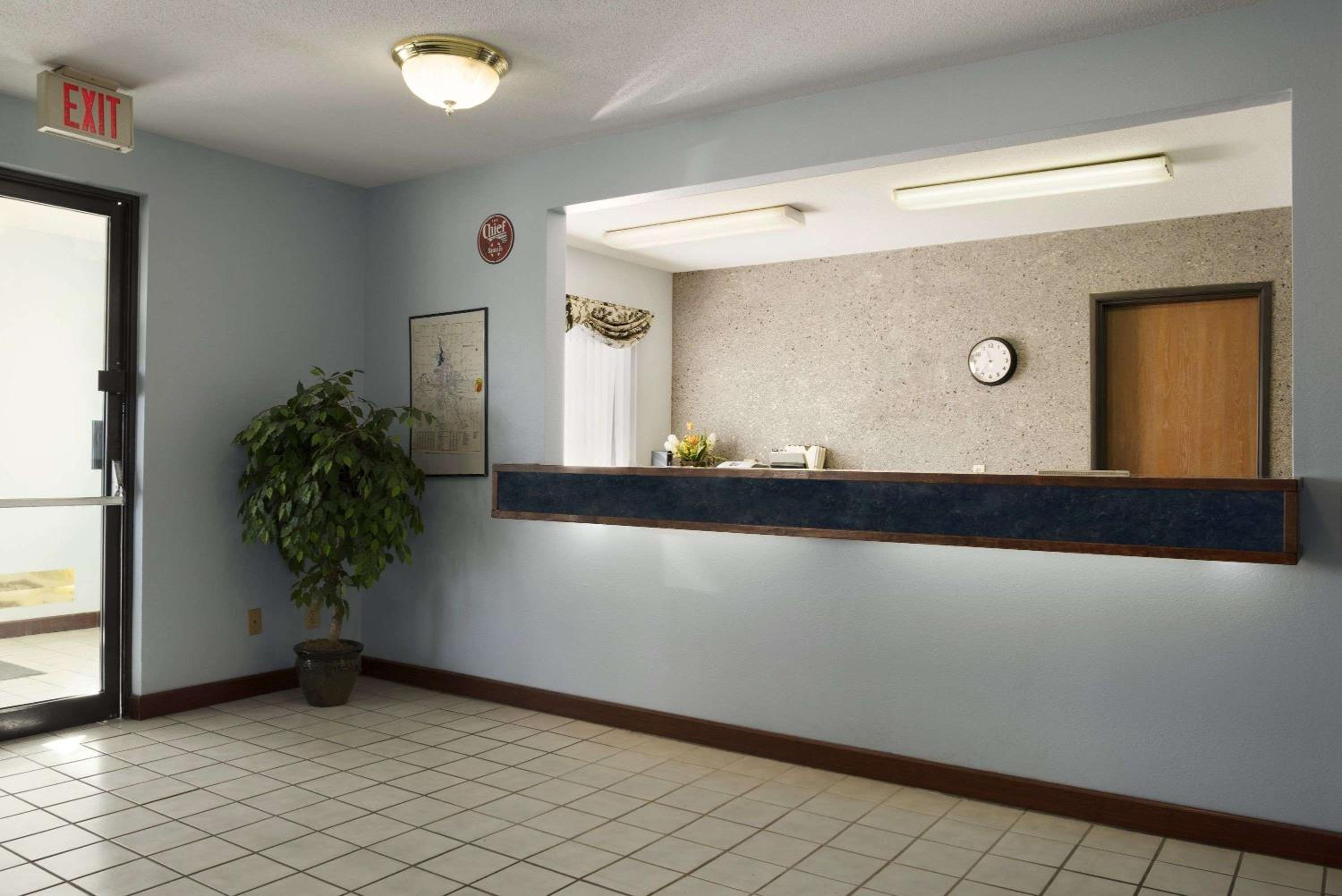 Danville Vacations - Super 8 by Wyndham Danville - Property Image 25