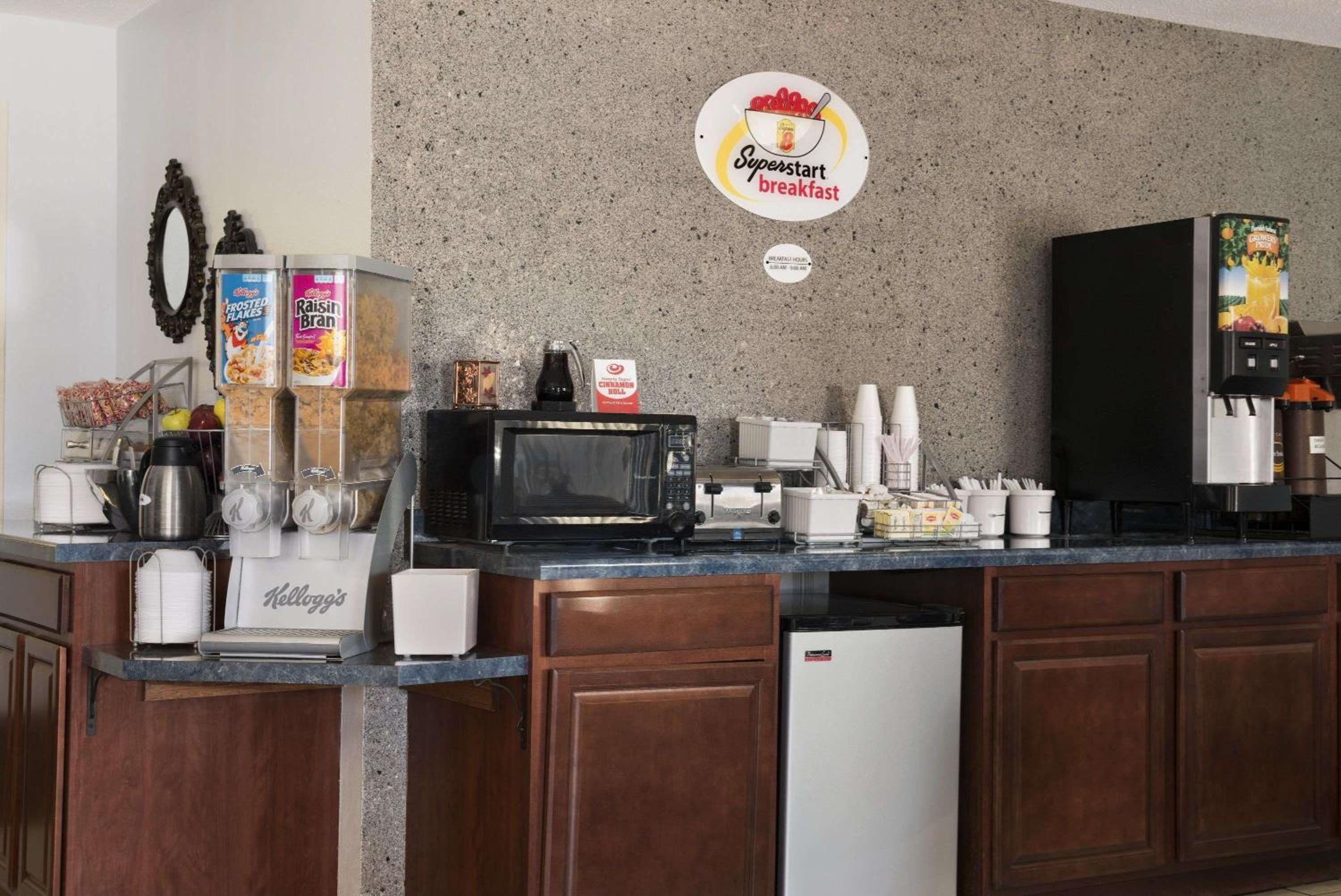 Danville Vacations - Super 8 by Wyndham Danville - Property Image 15