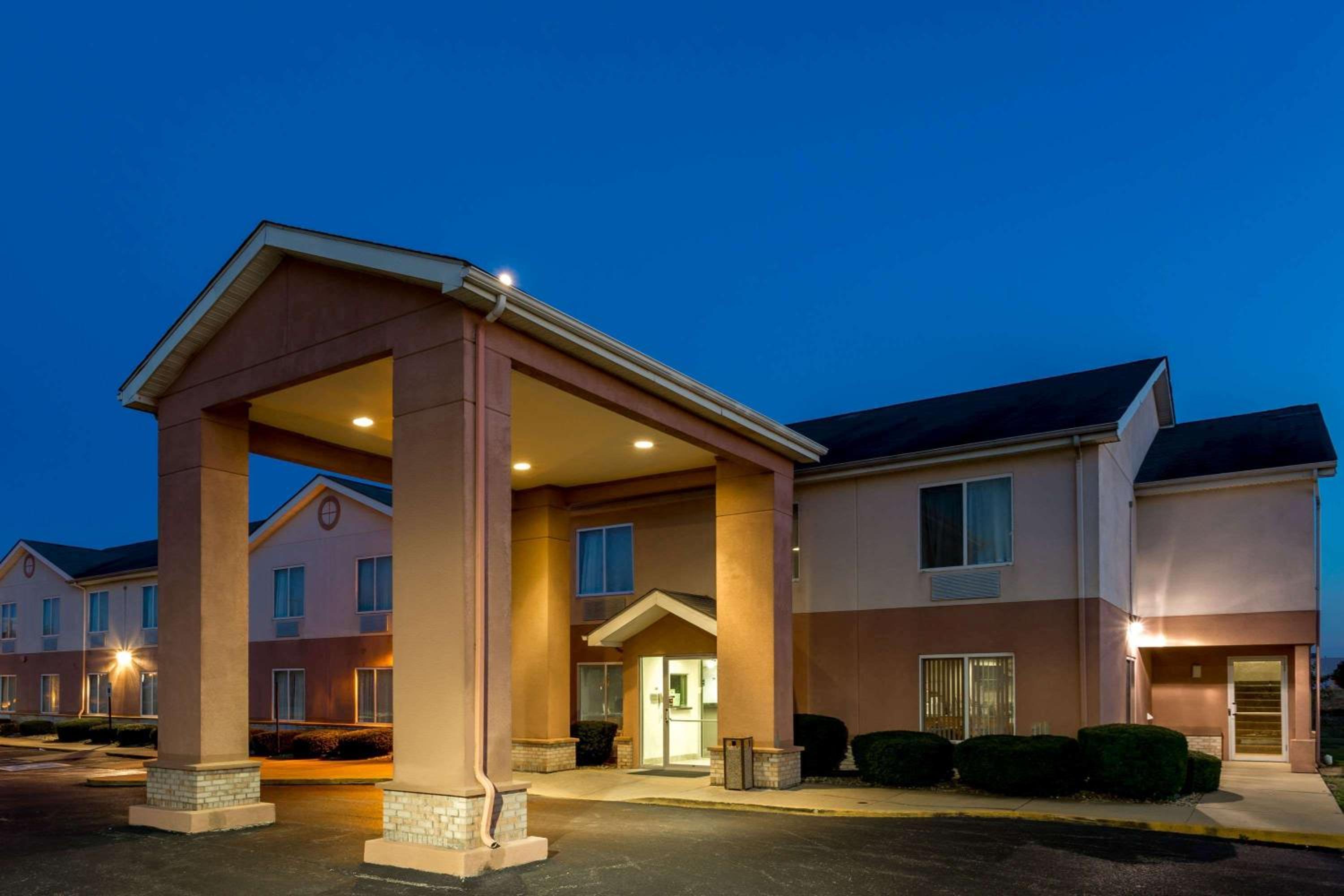 Frankfort Vacations - Super 8 by Wyndham Frankfort IN - Property Image 11