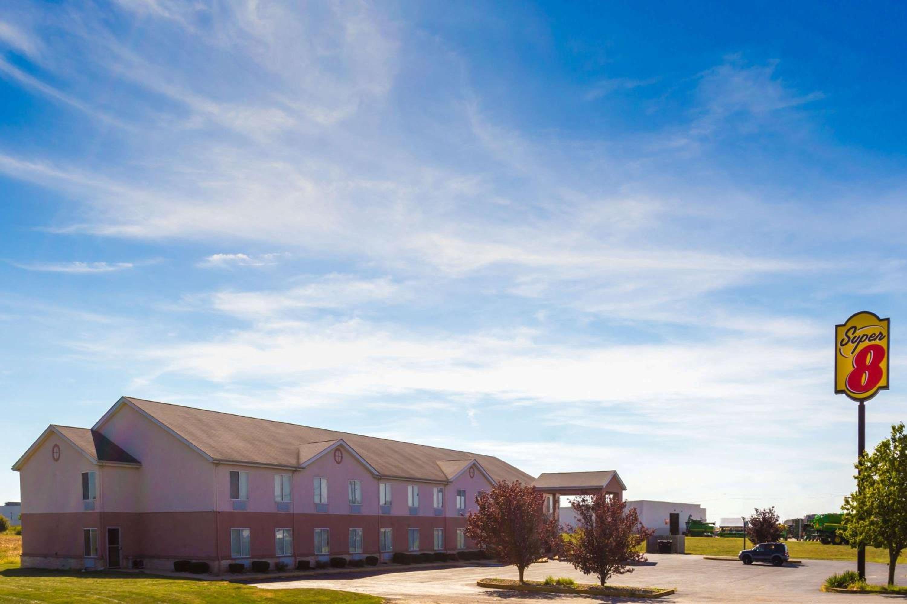 Crawfordsville Vacations - Super 8 by Wyndham Frankfort IN - Property Image 4