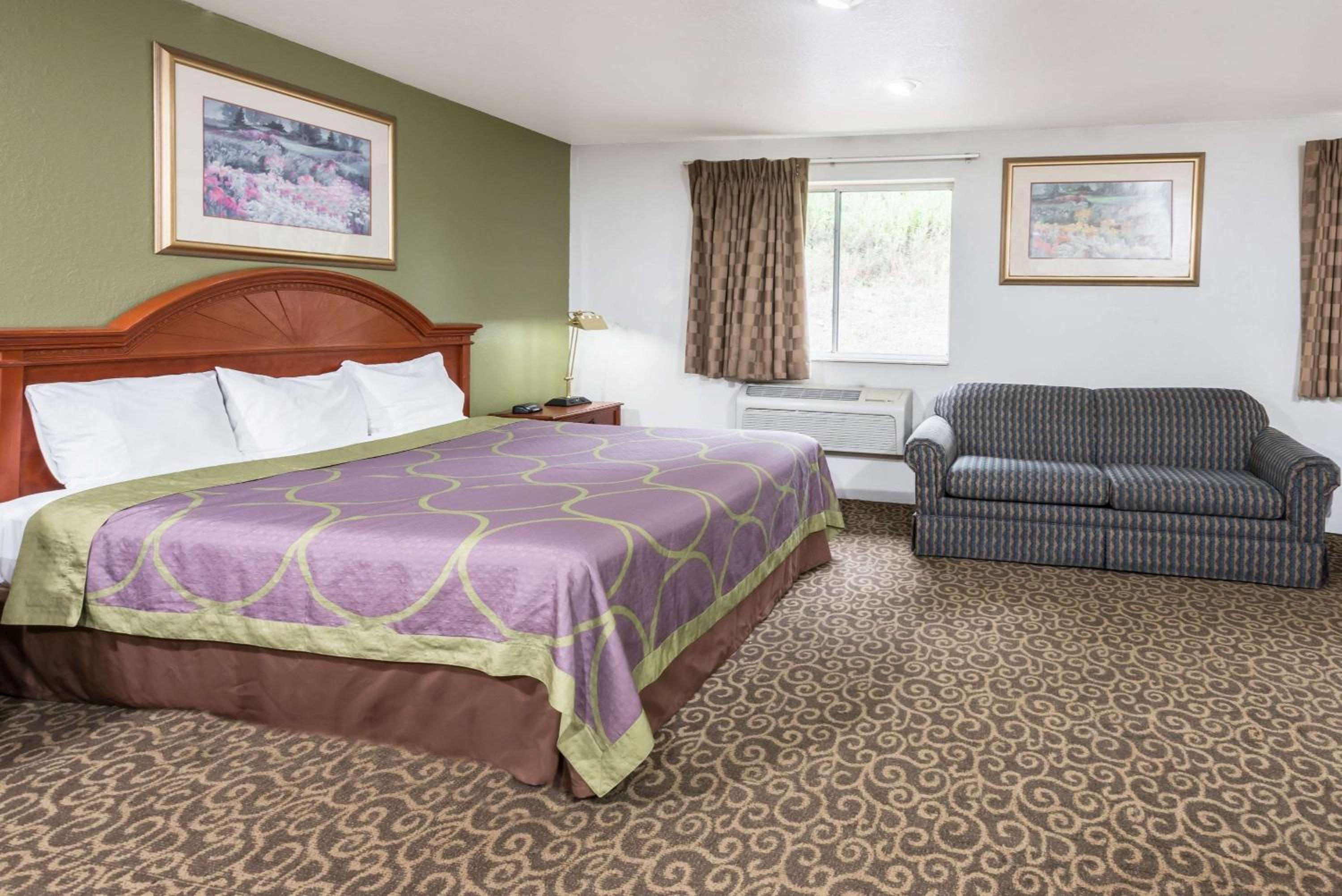 Super 8 by Wyndham Pittsburgh/Monroeville - Property Image 21