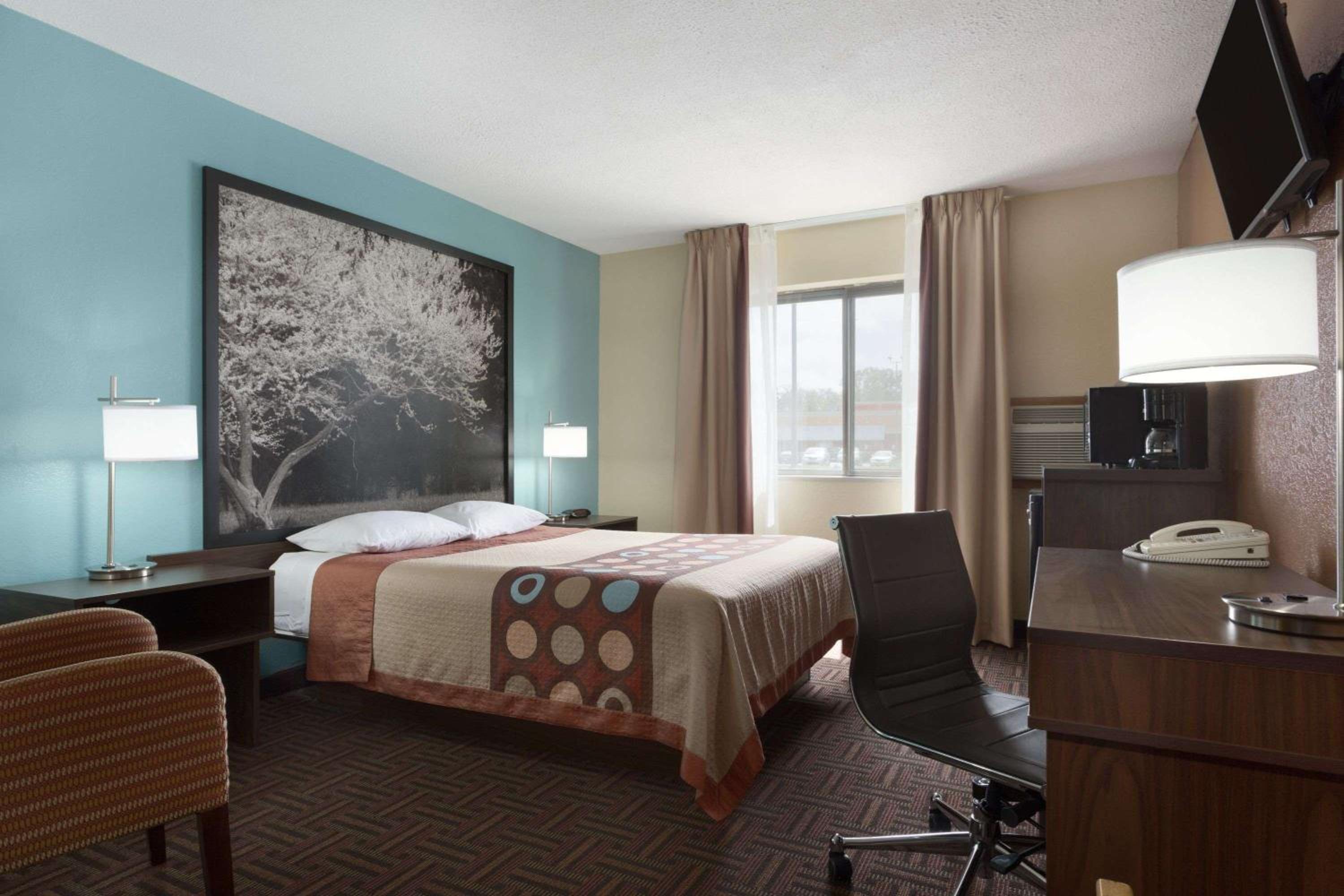 Super 8 by Wyndham Mount Vernon, IL view 4