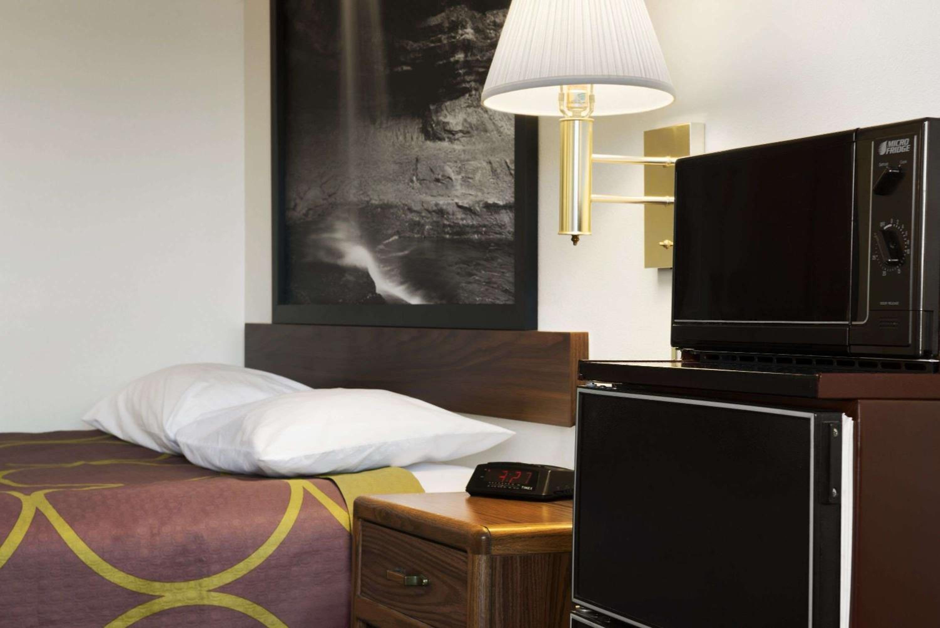 Danville Vacations - Super 8 by Wyndham Danville - Property Image 13