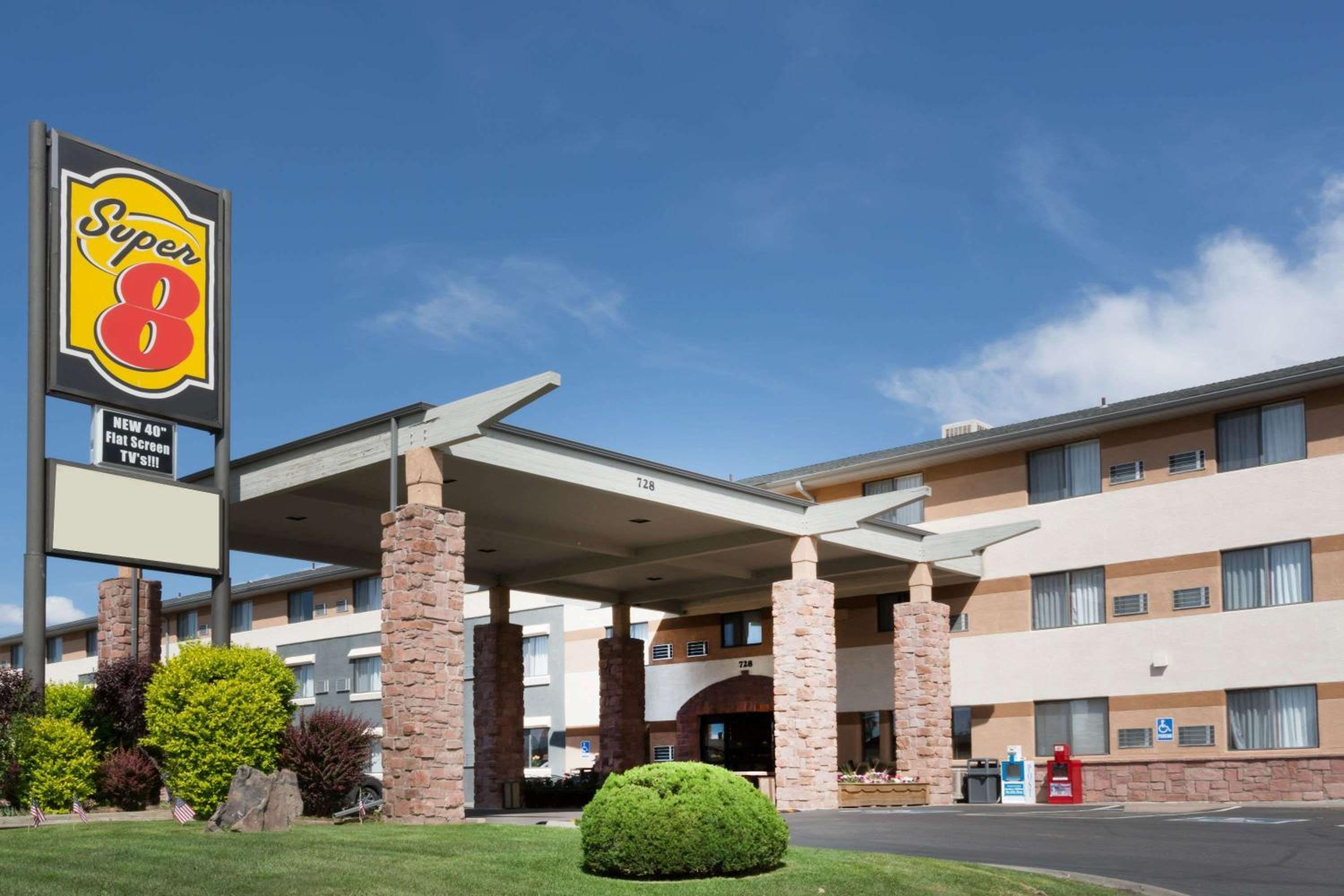 Hotel Super 8 by Wyndham Grand Junction Colorado - Image 1