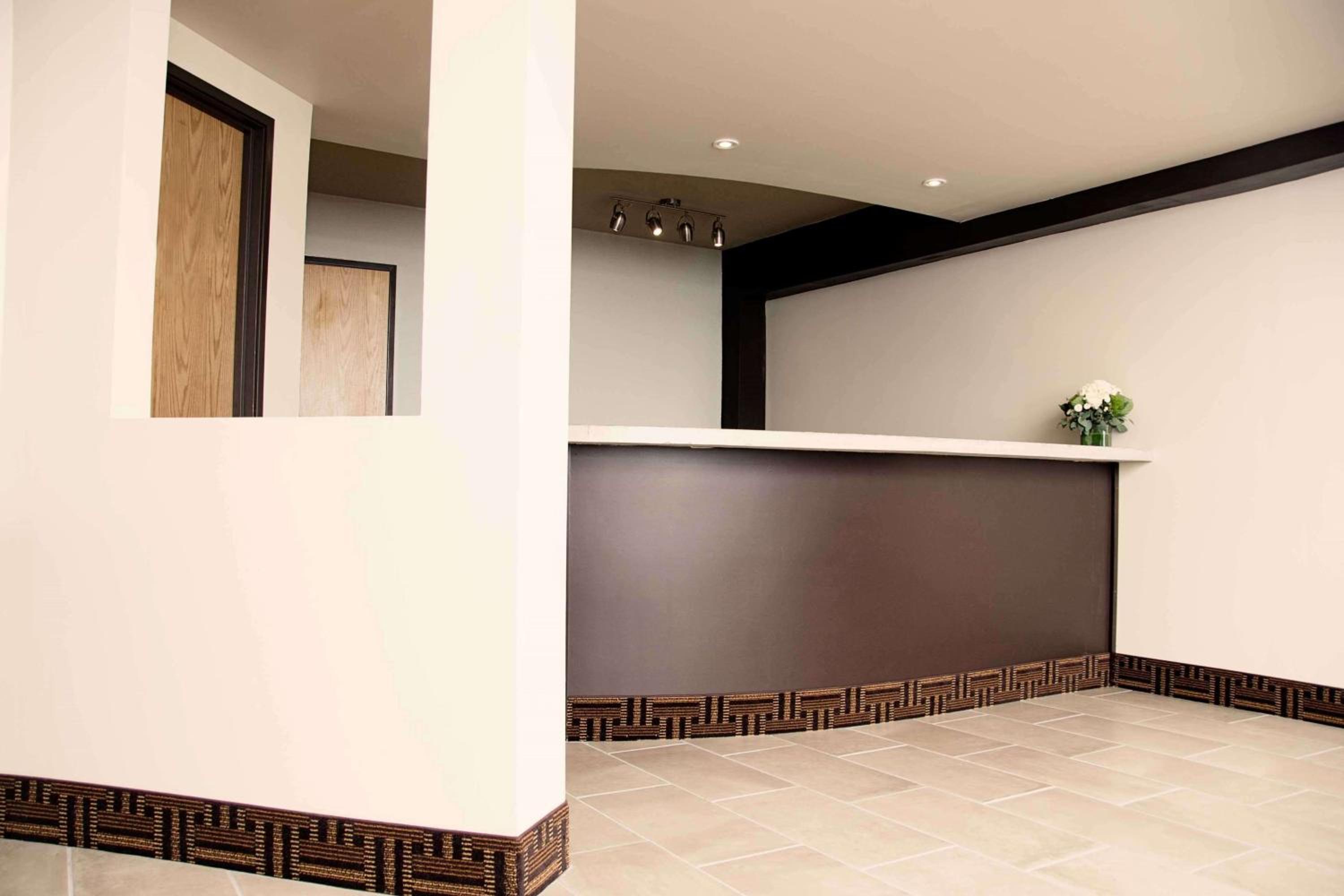 Juneau Vacations - Super 8 by Wyndham Juneau - Property Image 3