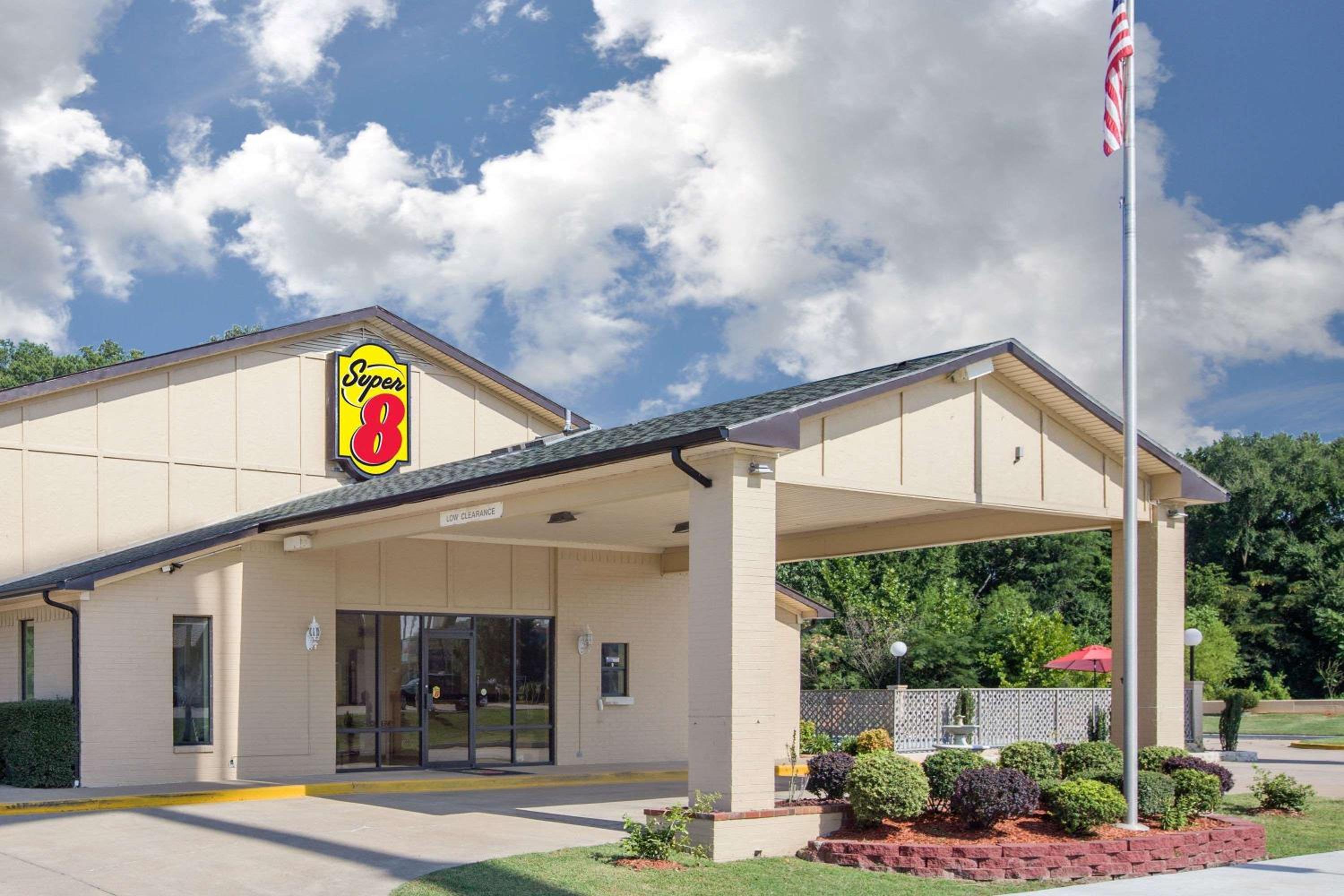 Russellville Vacations - Super 8 by Wyndham Clarksville AR - Property Image 1