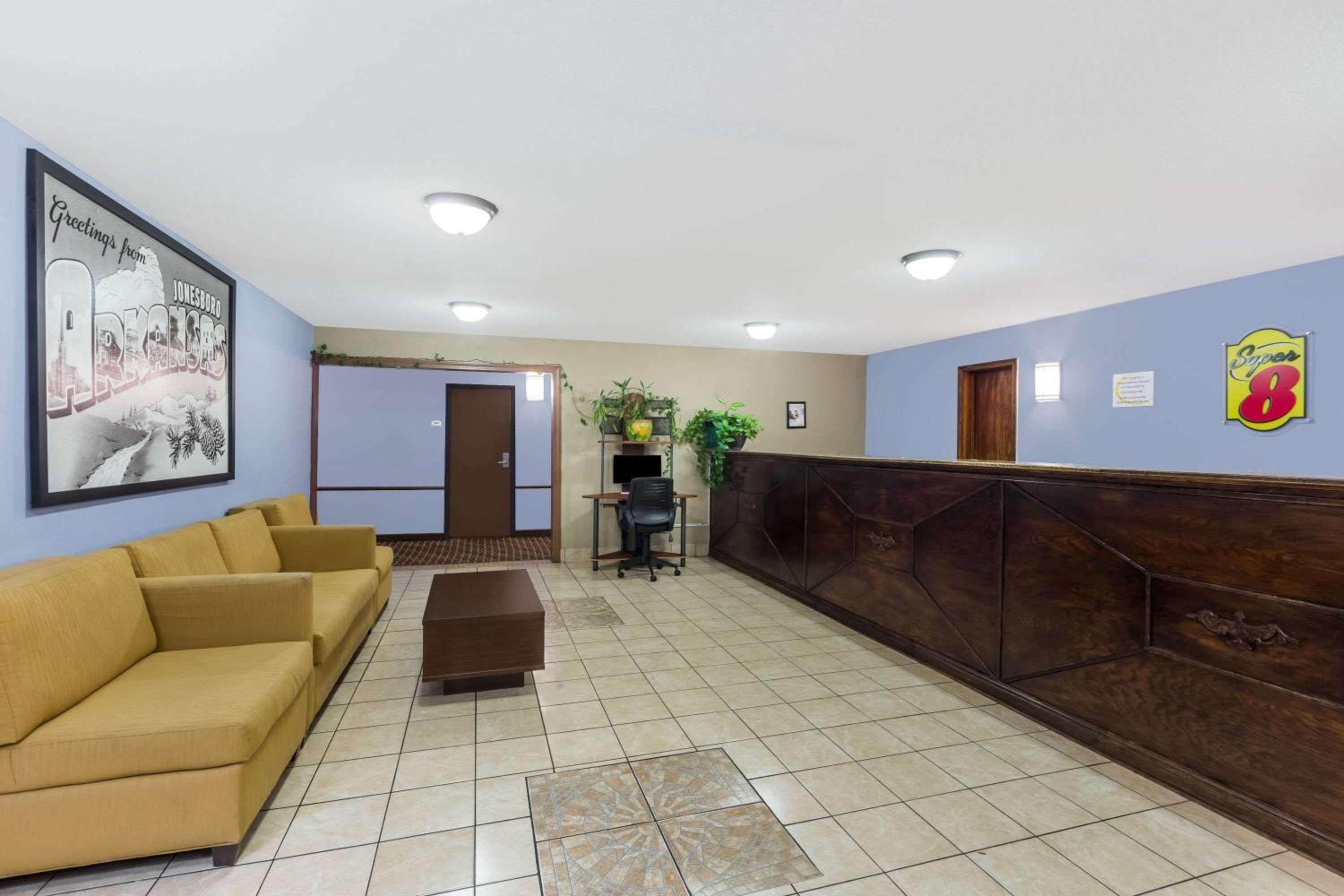Jonesboro Vacations - Super 8 by Wyndham Jonesboro - Property Image 4