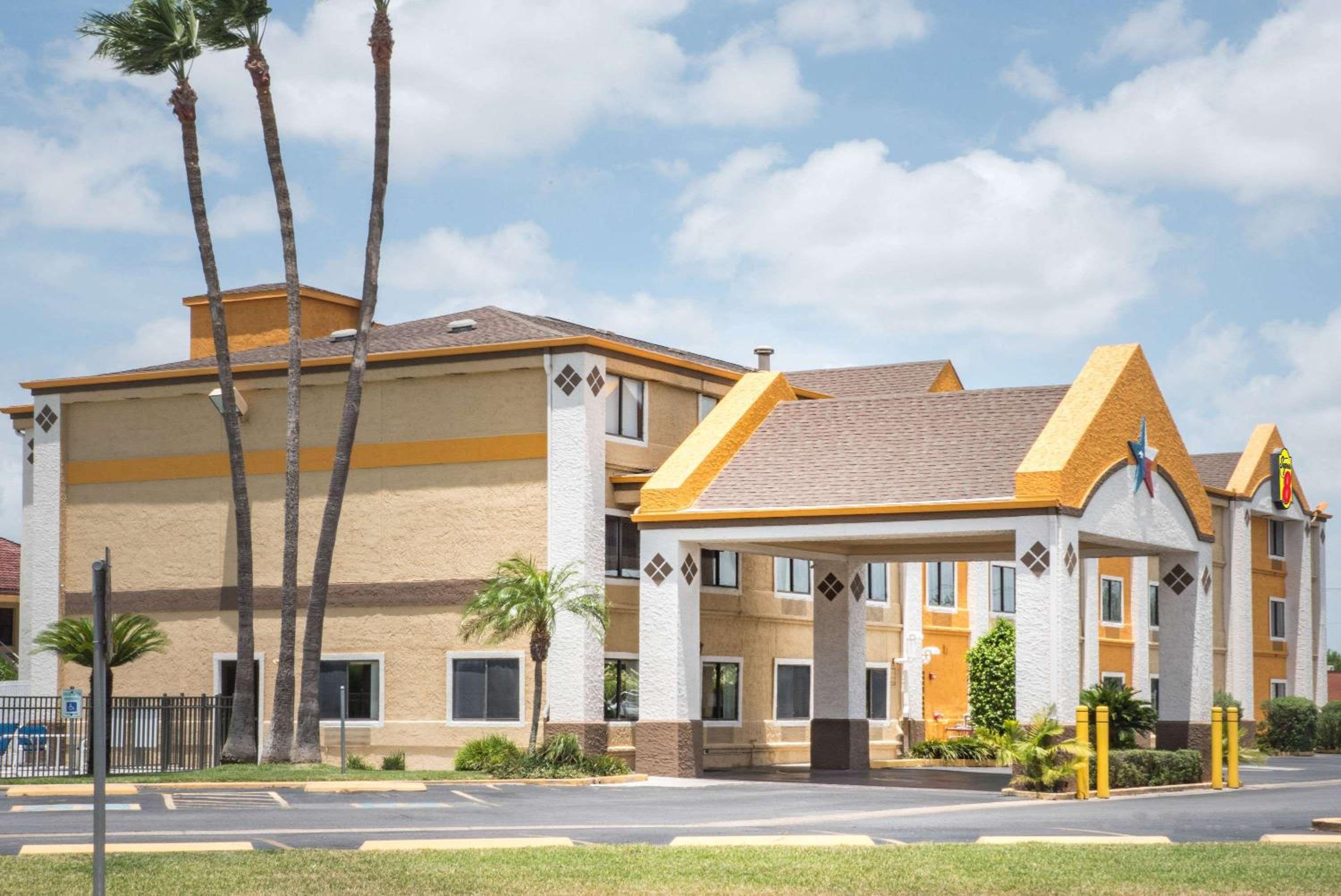 Super 8 by Wyndham Harlingen TX view 4