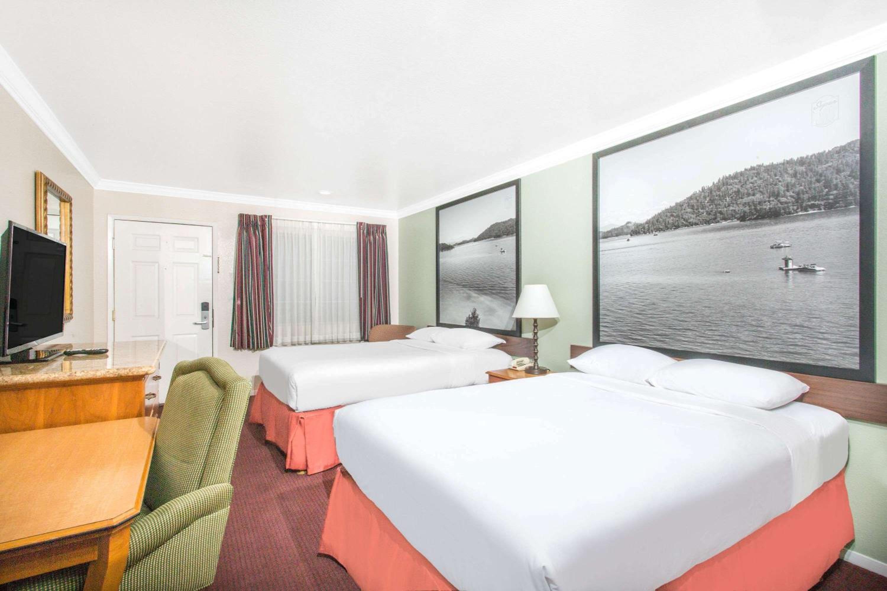 Upper Lake Inn & Suites view 4