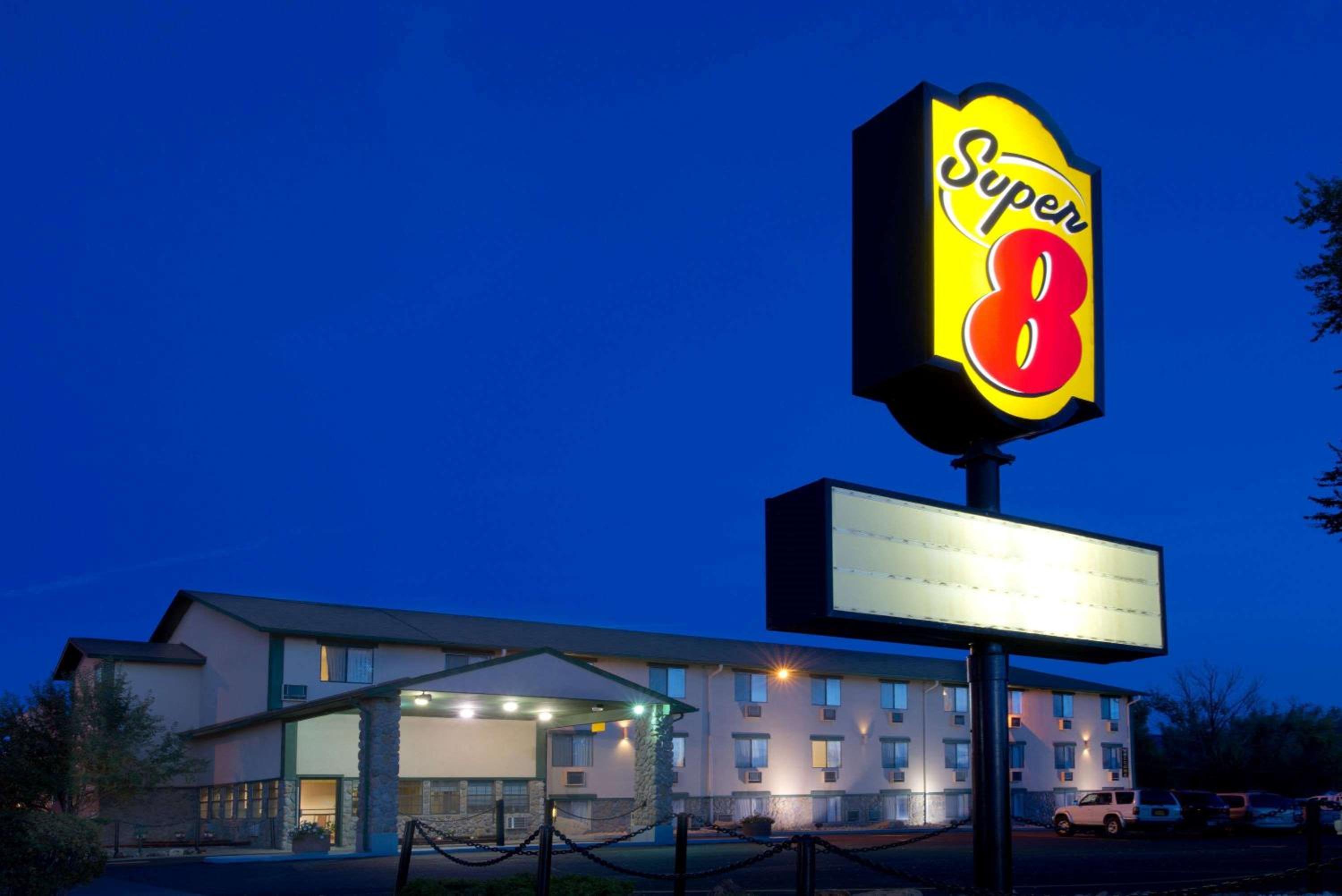 Cortez Vacations - Super 8 by Wyndham Cortez/Mesa Verde Area - Property Image 1