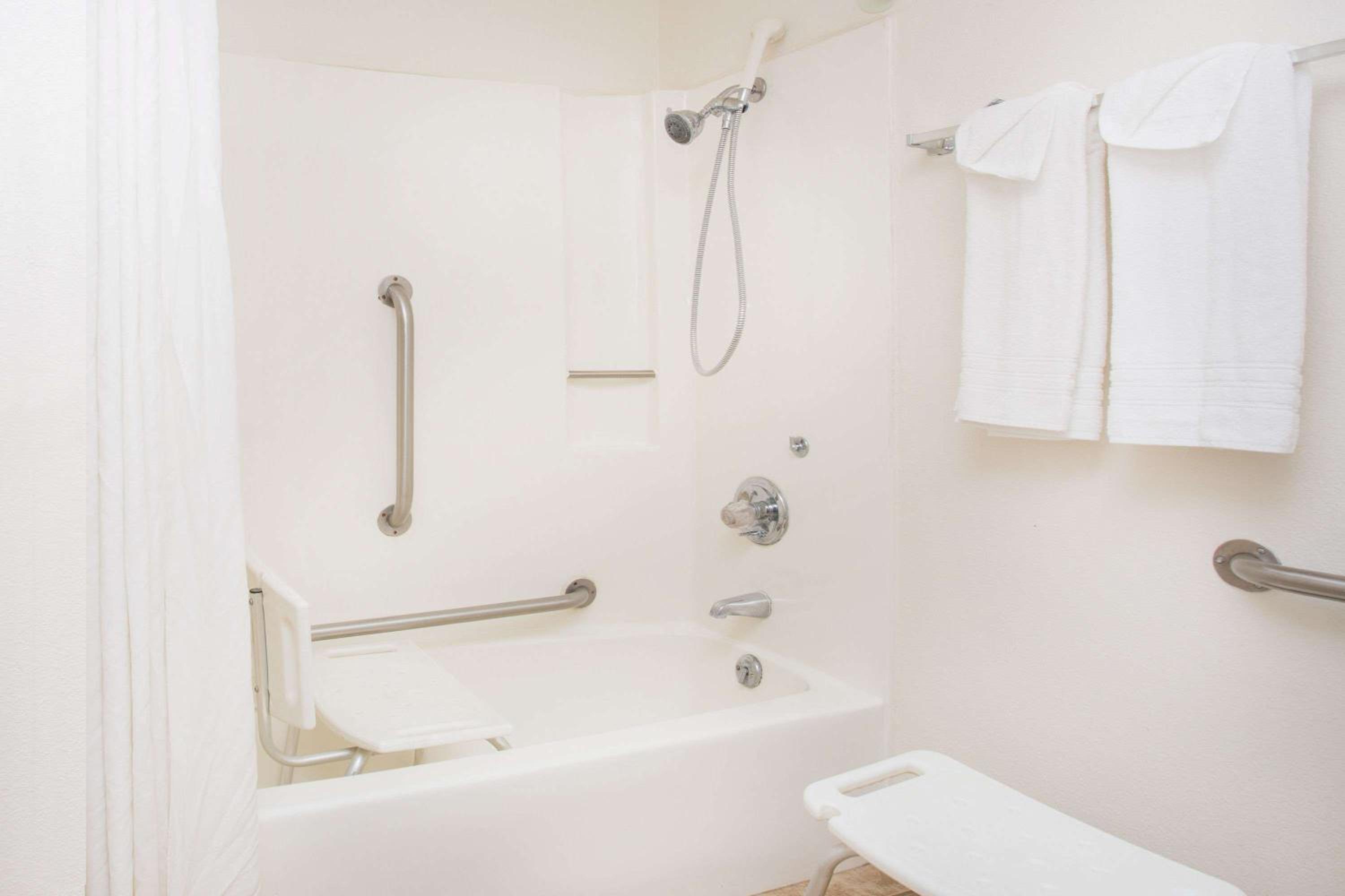 Photo 8