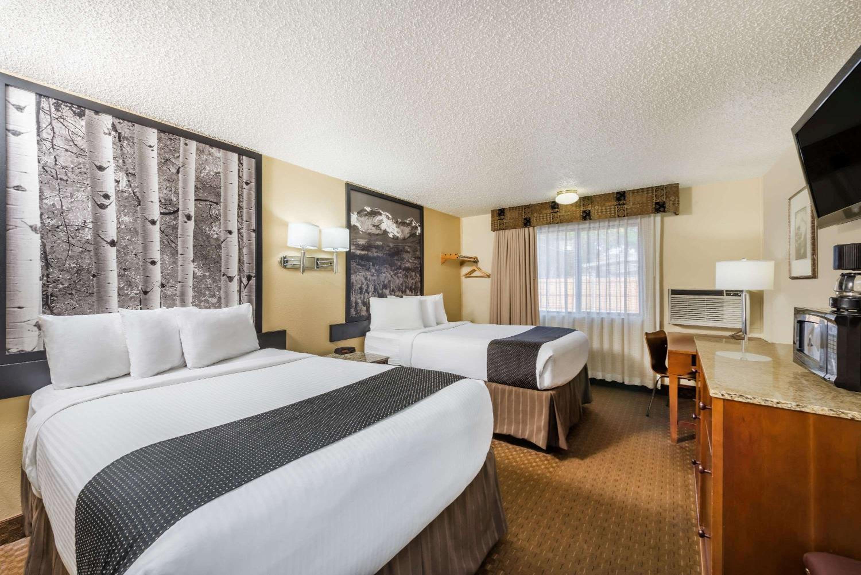 Super 8 by Wyndham Canon City view 4