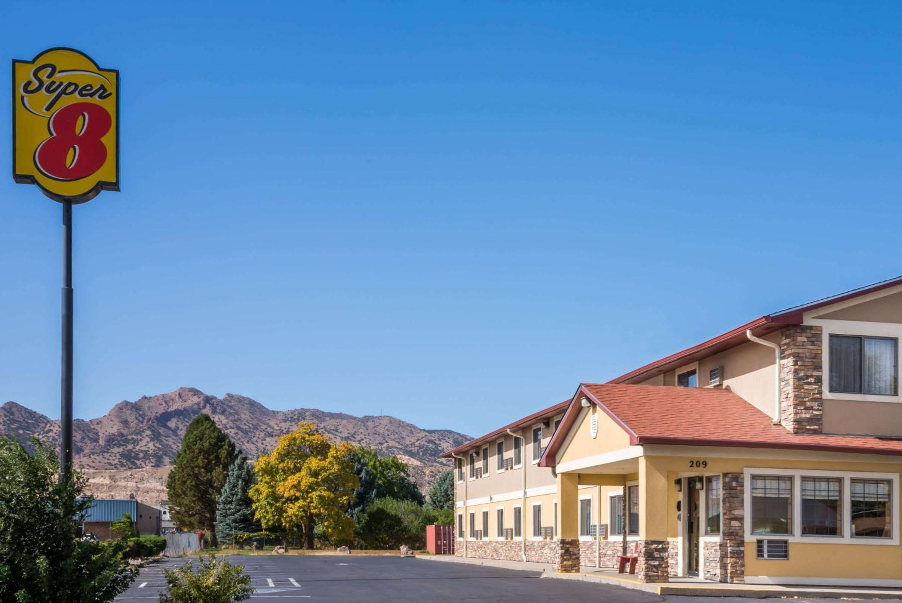 Canon City Vacations - Super 8 by Wyndham Canon City - Property Image 1