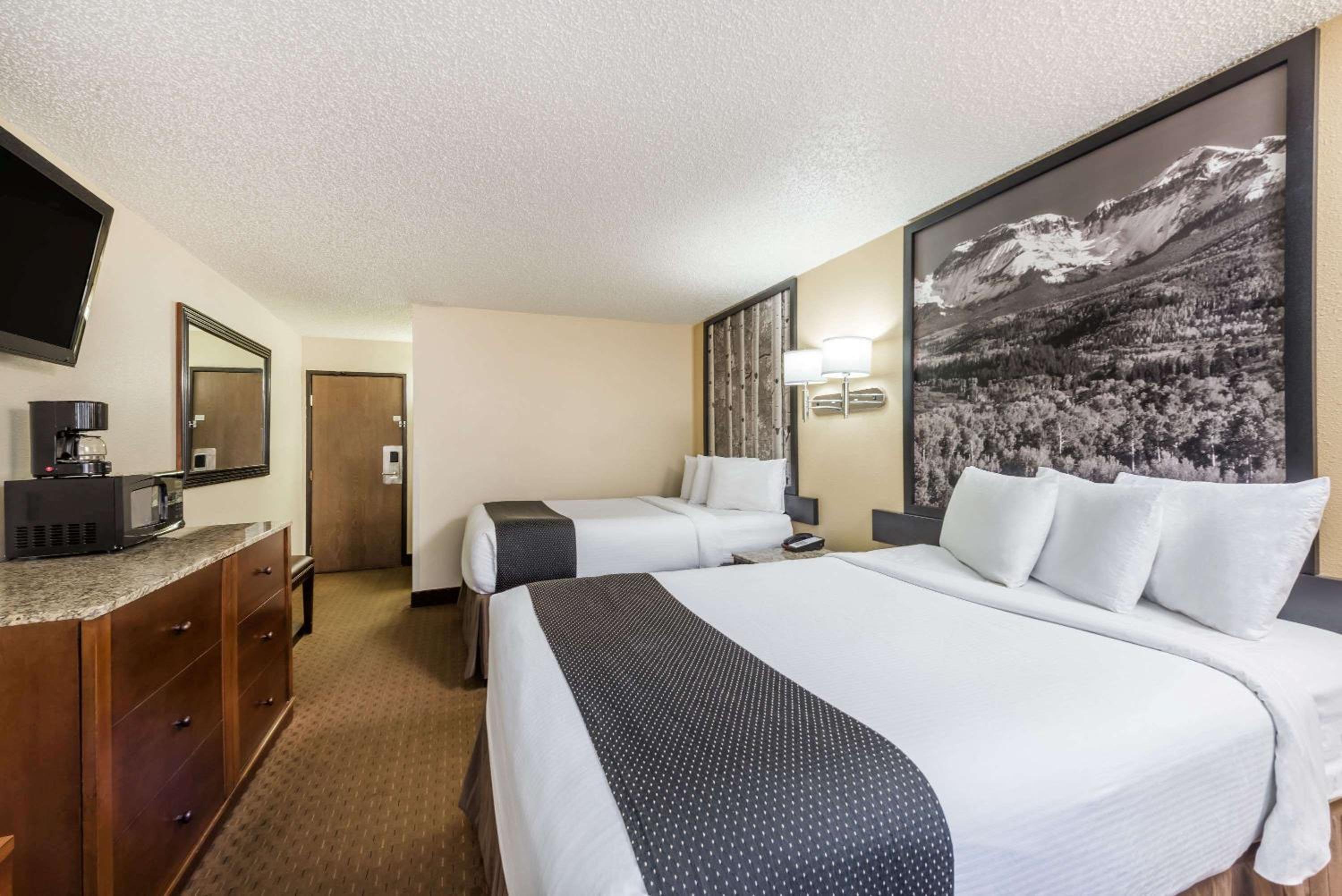 Super 8 by Wyndham Canon City view 5