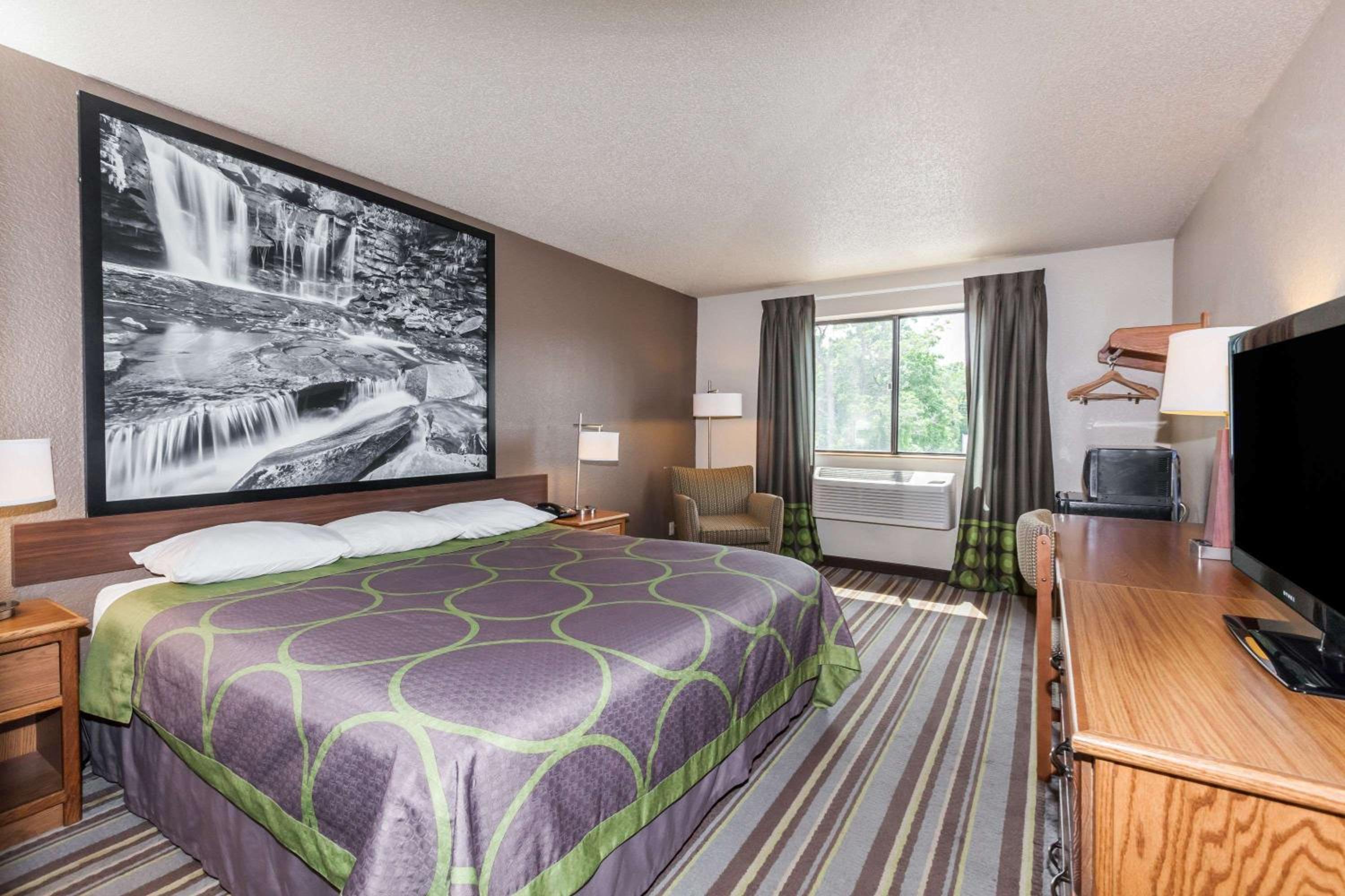 Super 8 by Wyndham Dunbar/Charleston Area - Image 3
