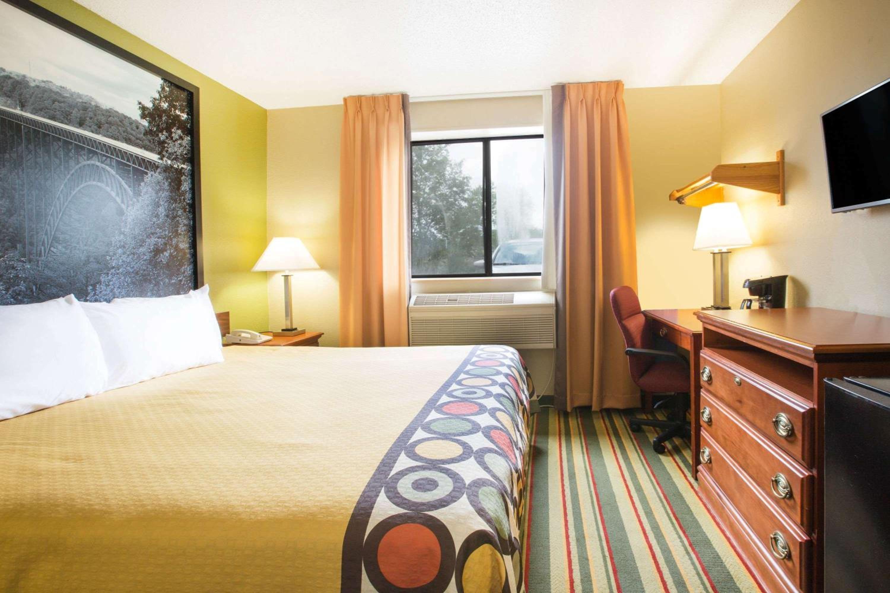 Super 8 by Wyndham Beckley view 5