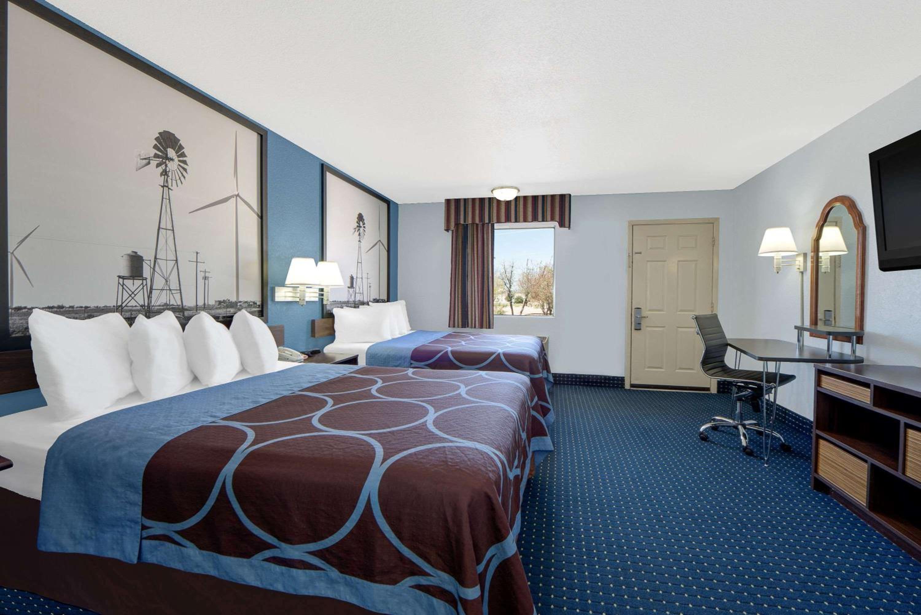Super 8 by Wyndham Dumas TX view 5