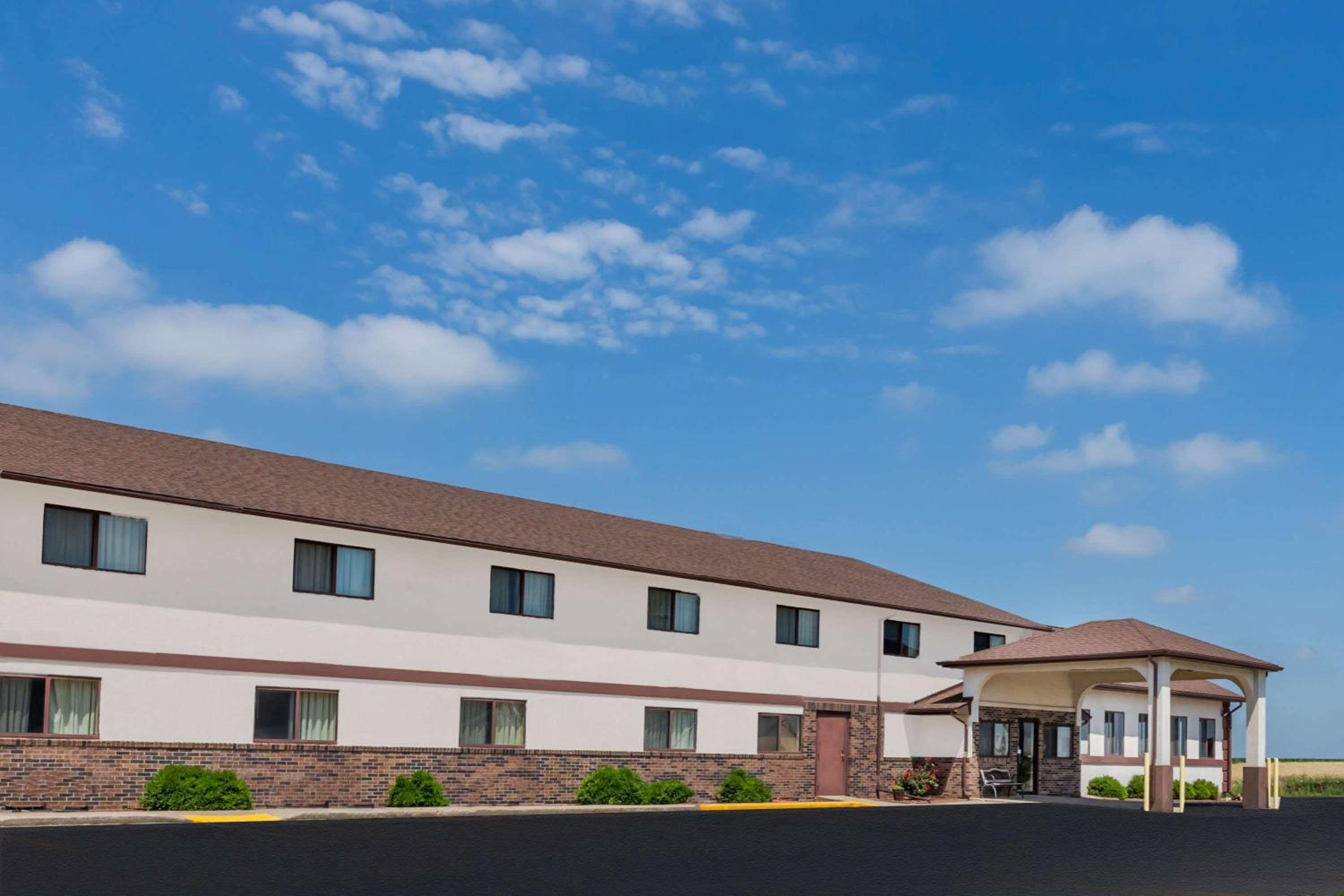 Western Inn & Suite Grinnell IA