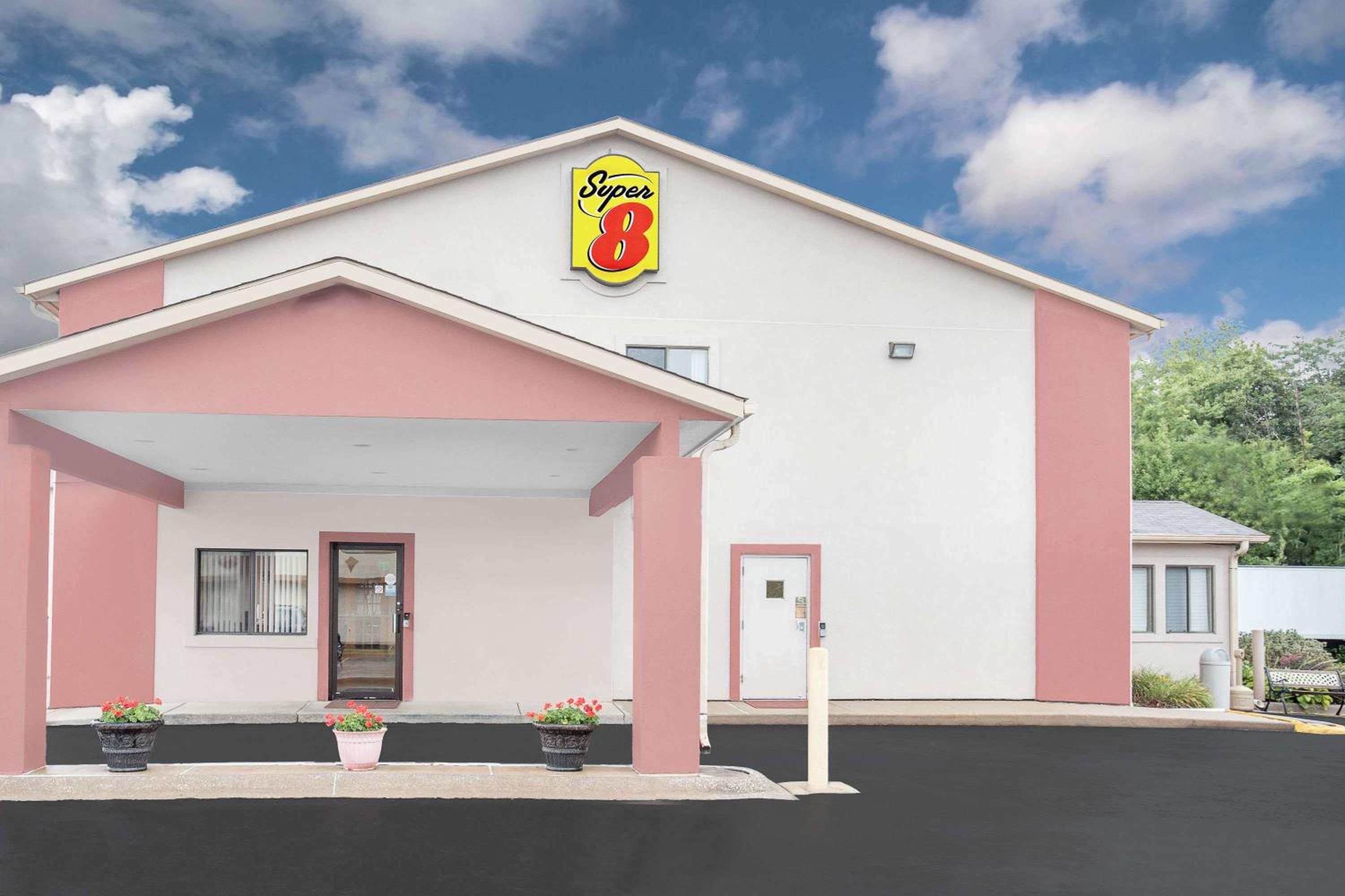 Hotel Super 8 by Wyndham East Moline