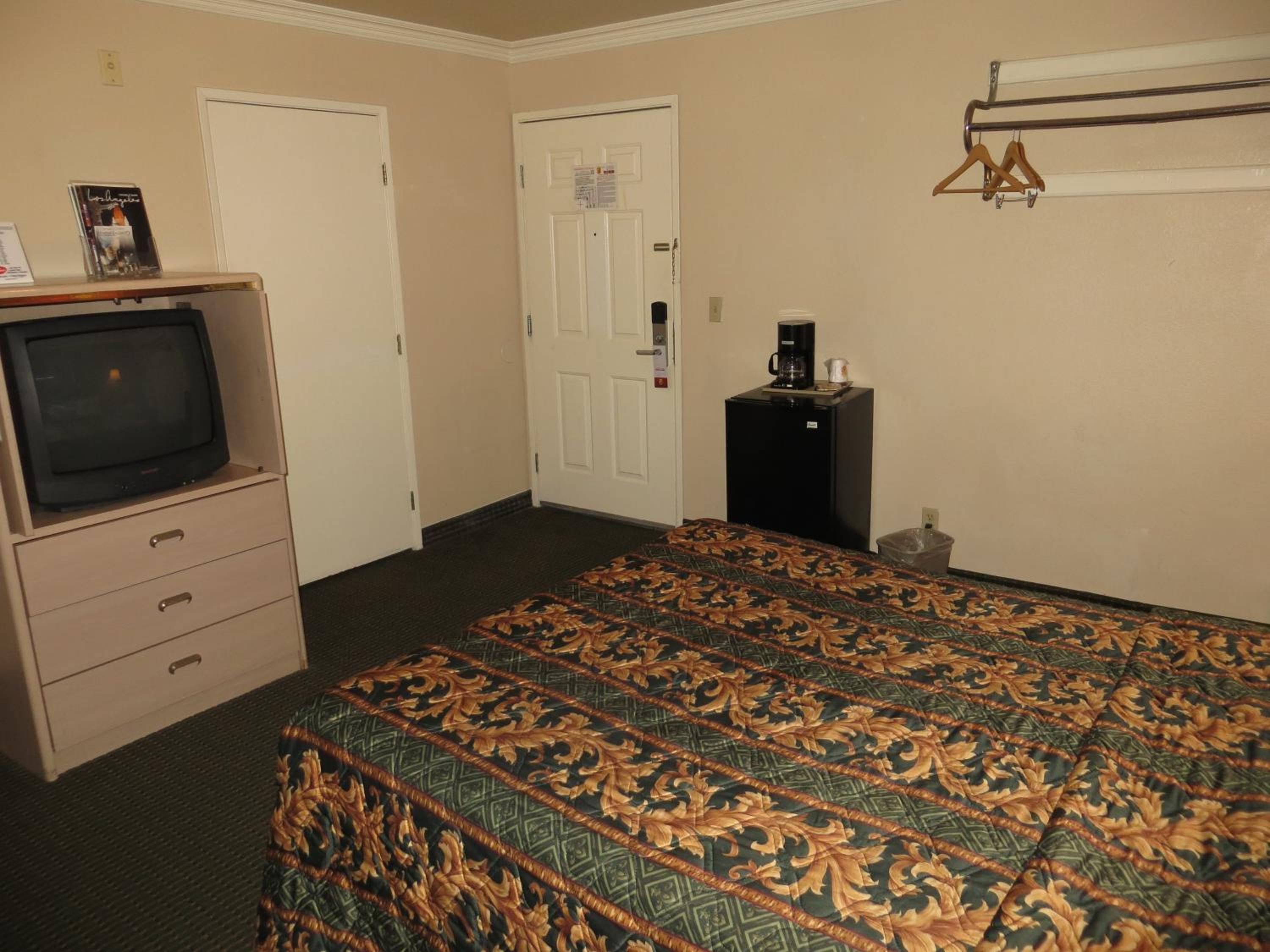 Super 8 by Wyndham Hollywood/LA Area