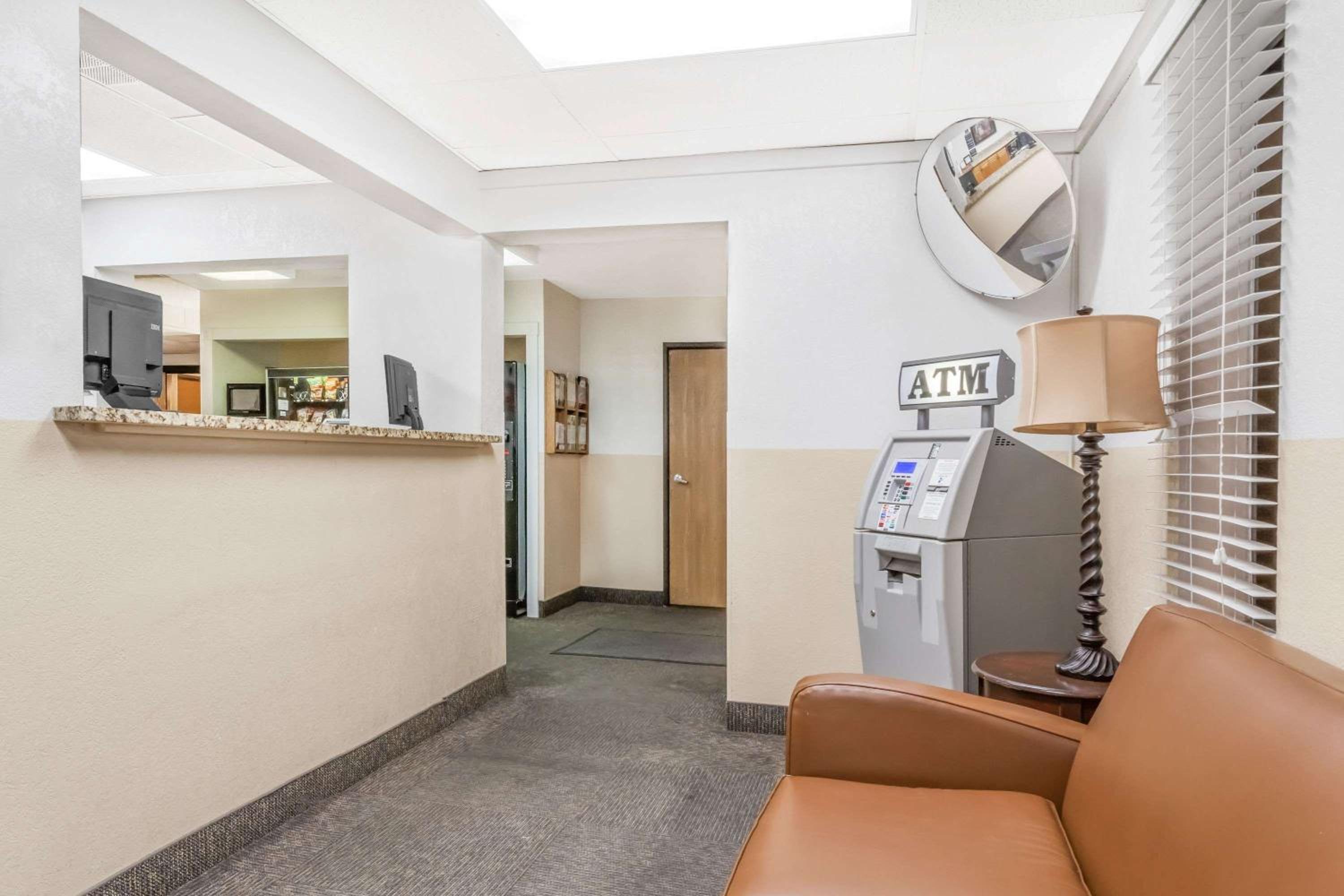 Super 8 by Wyndham Montgomery Maybrook, Billede 29