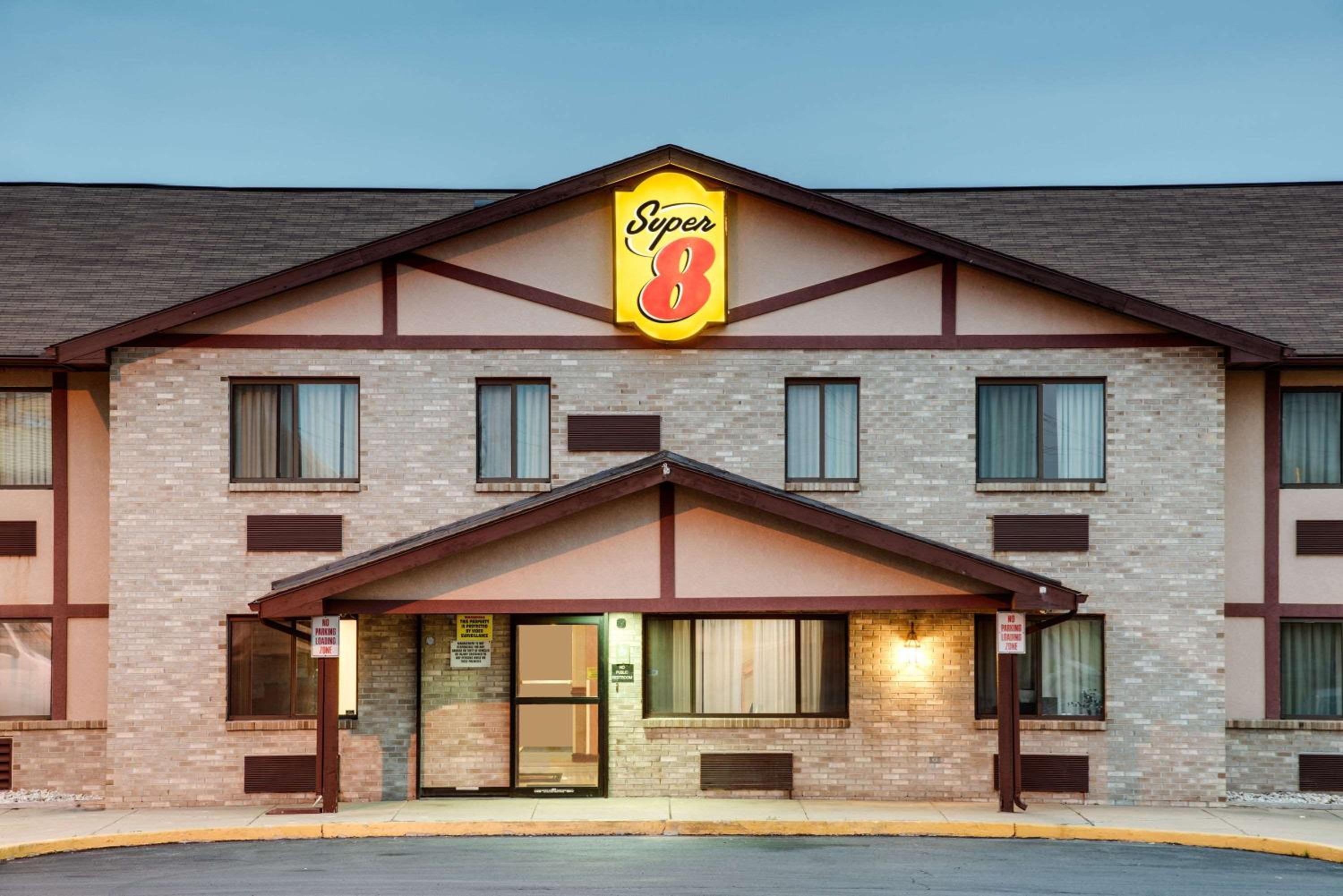 Super 8 by Wyndham Allentown Kutztown Area view 2