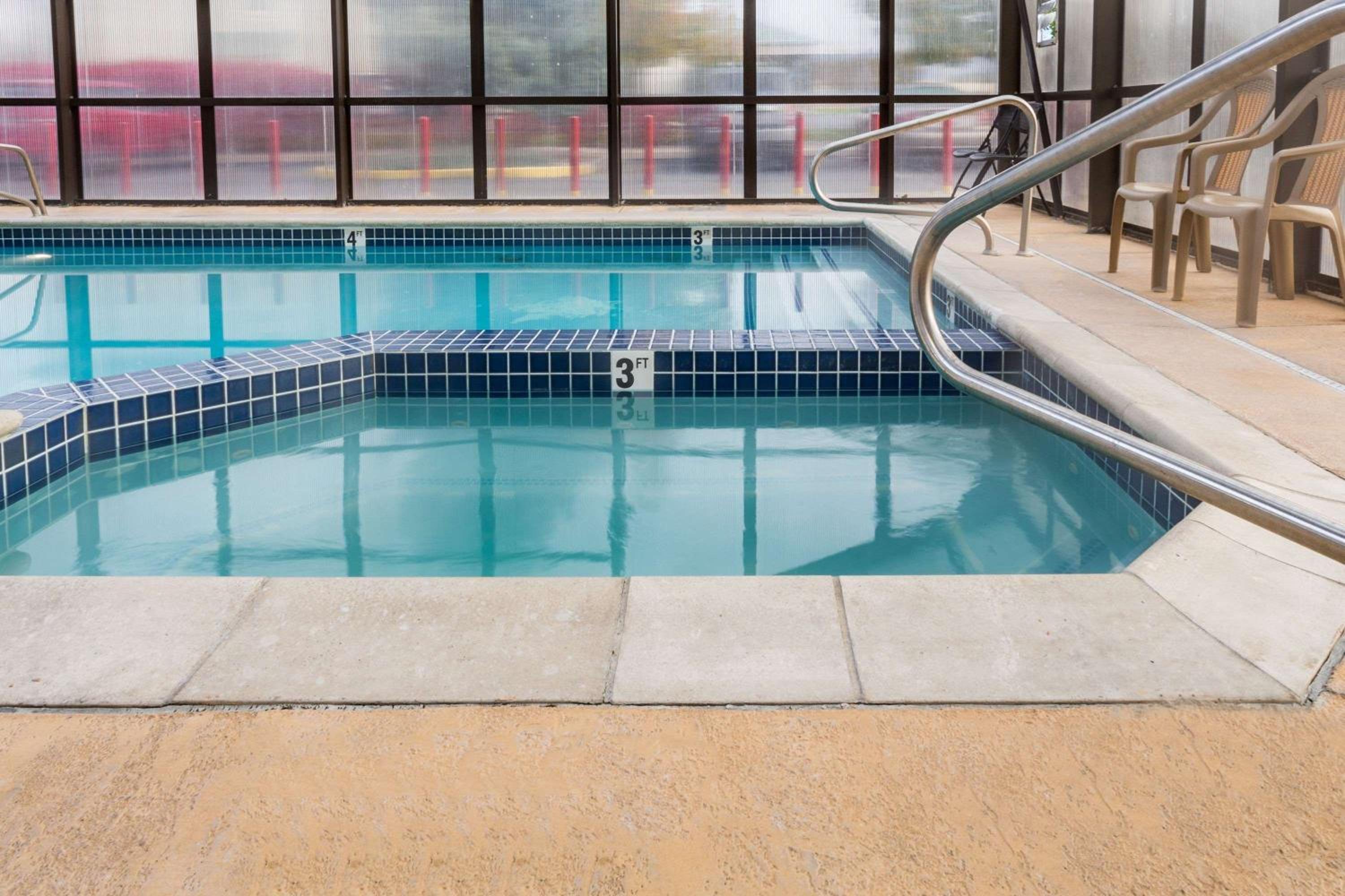 Logan Vacations - Super 8 by Wyndham Logan - Property Image 3