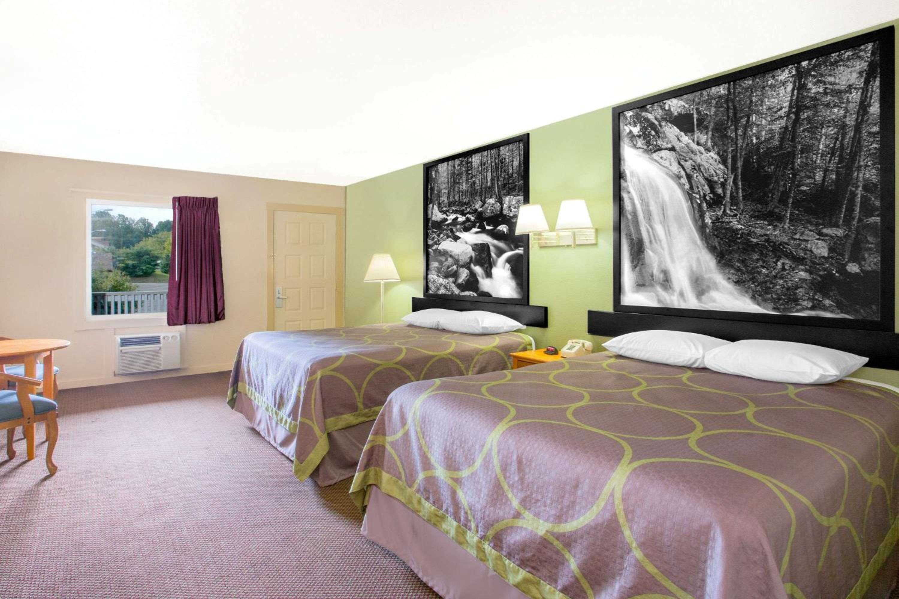 Super 8 by Wyndham Christiansburg view 4