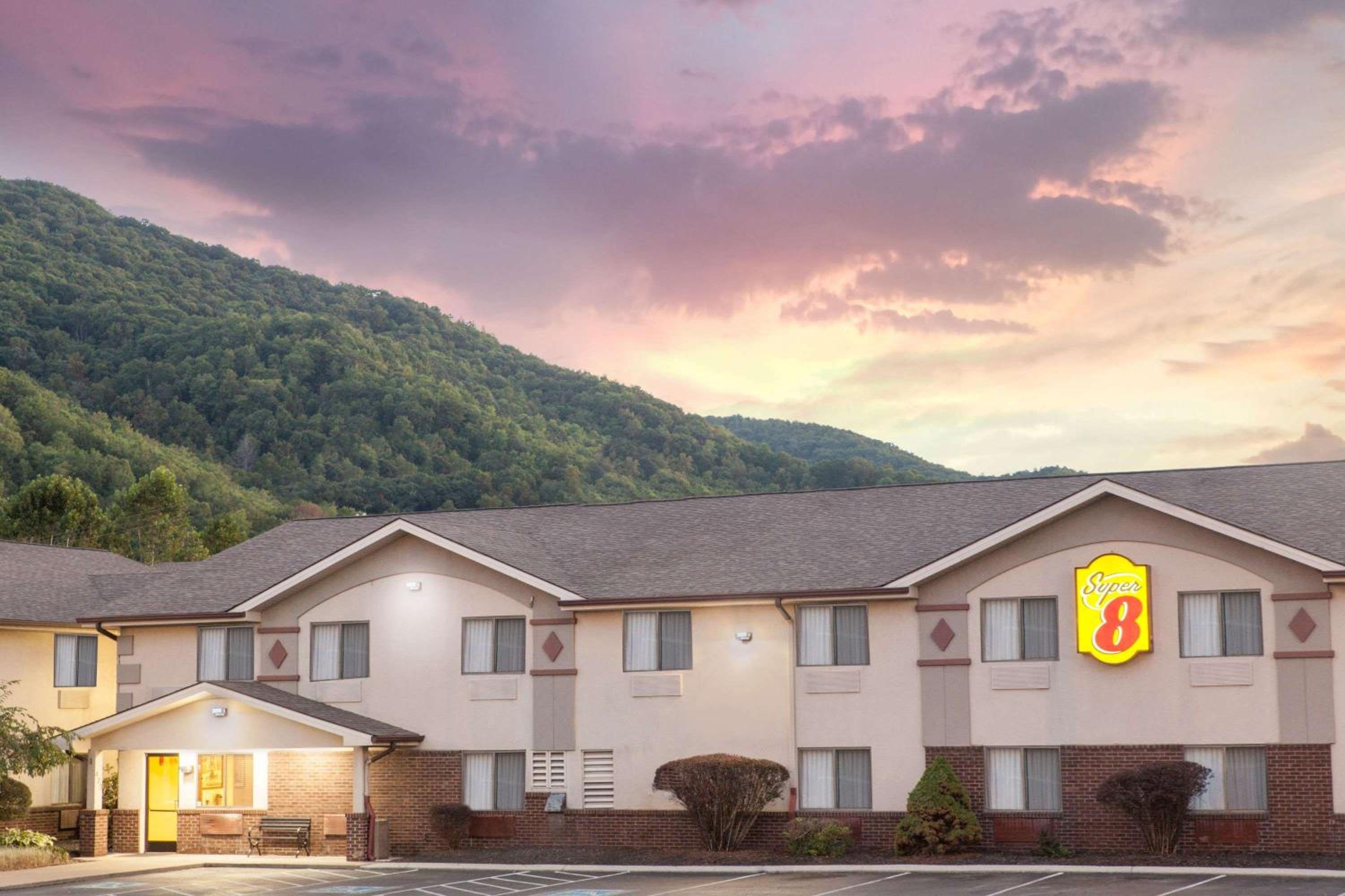 Super 8 by Wyndham Norton VA view 2