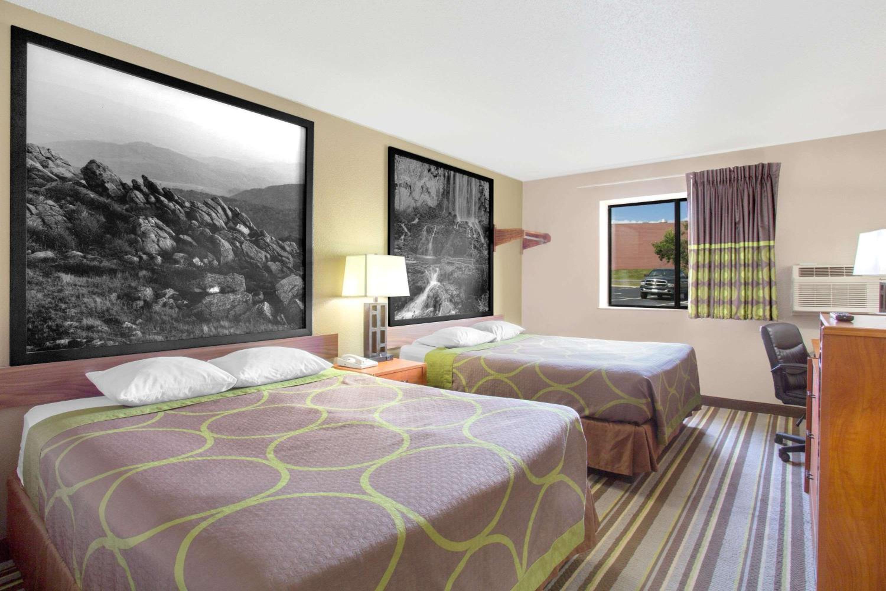 Super 8 by Wyndham Abingdon VA view 4