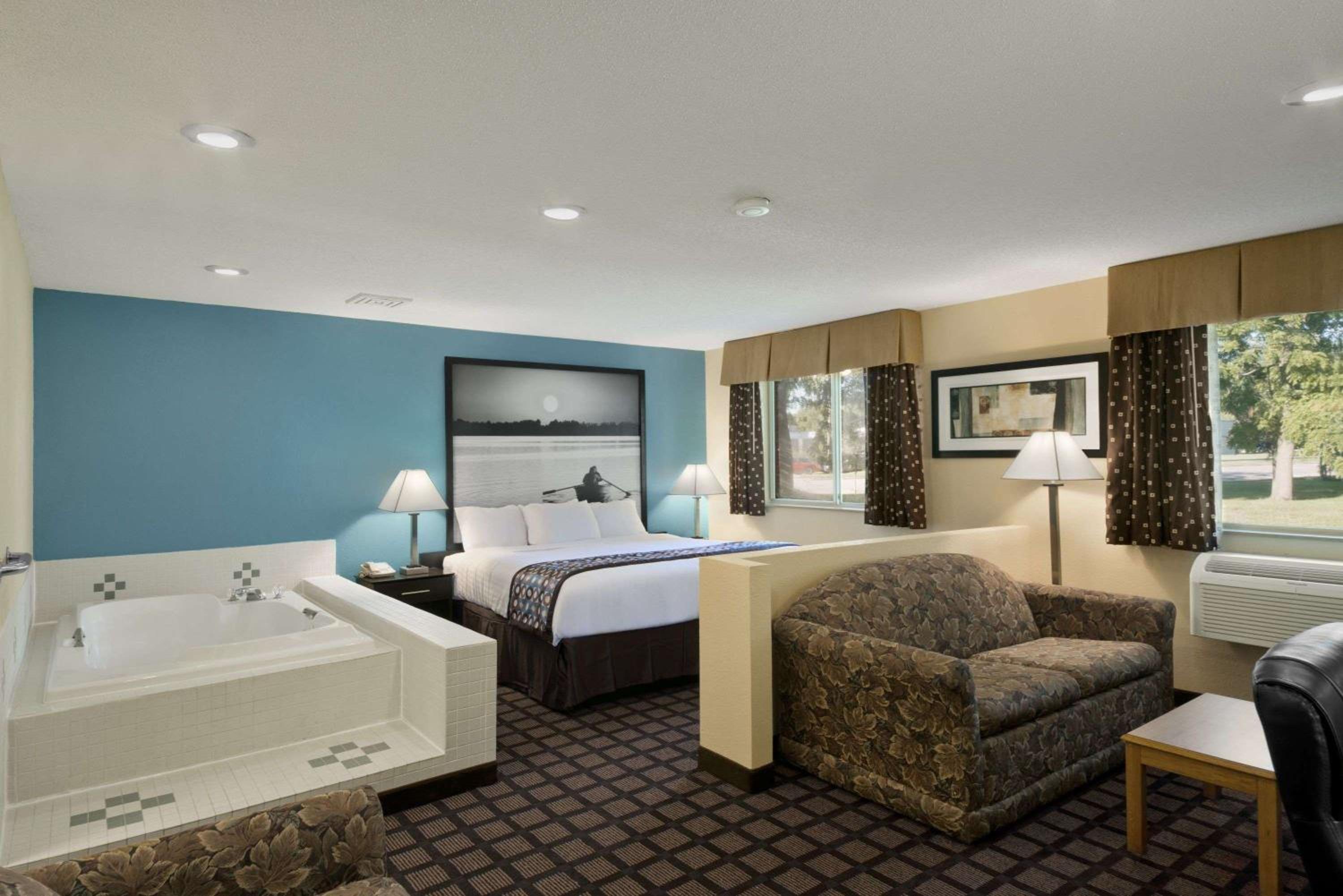 Fairview Inn & Suites Whitewater view 3