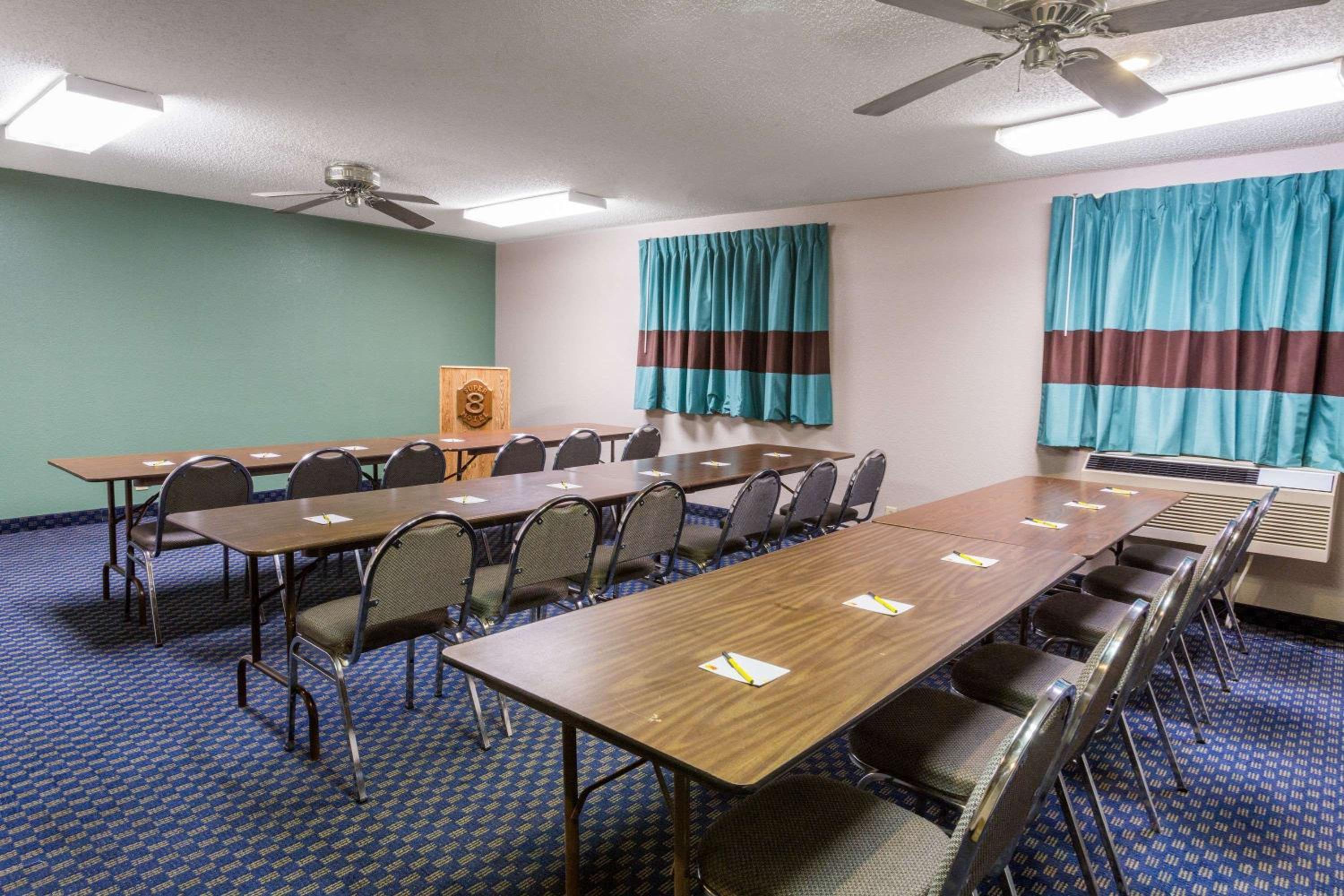 Super 8 by Wyndham Richmond Midlothian Turnpike - Property Image 9