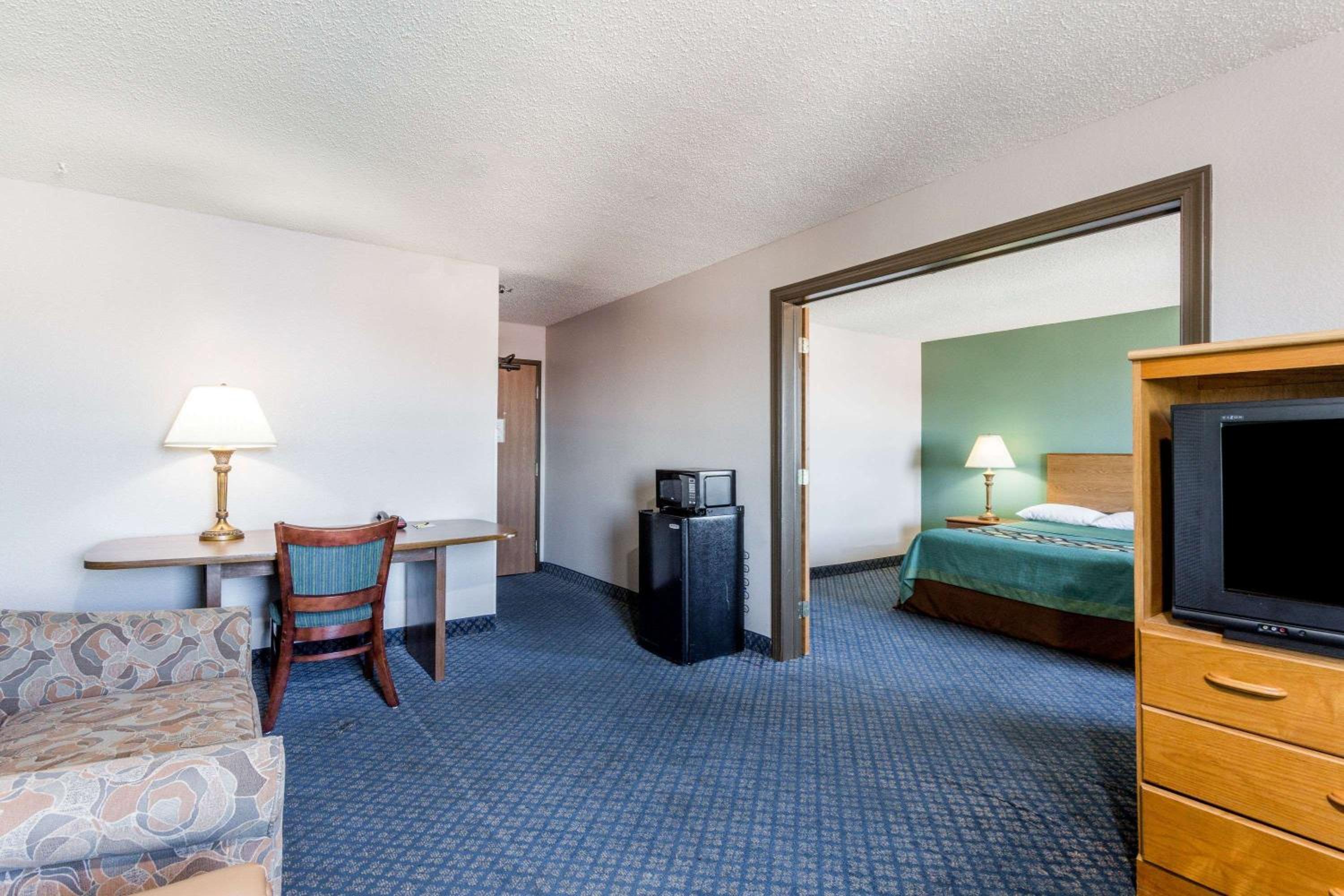 Super 8 by Wyndham Richmond Midlothian Turnpike - Property Image 10