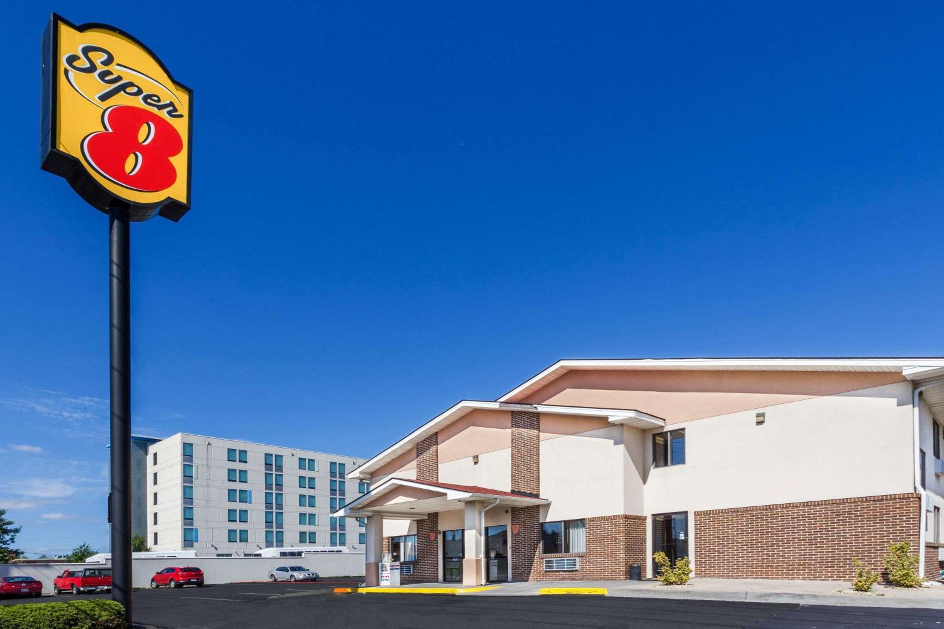 Winchester Vacations - Super 8 by Wyndham Winchester VA - Property Image 17
