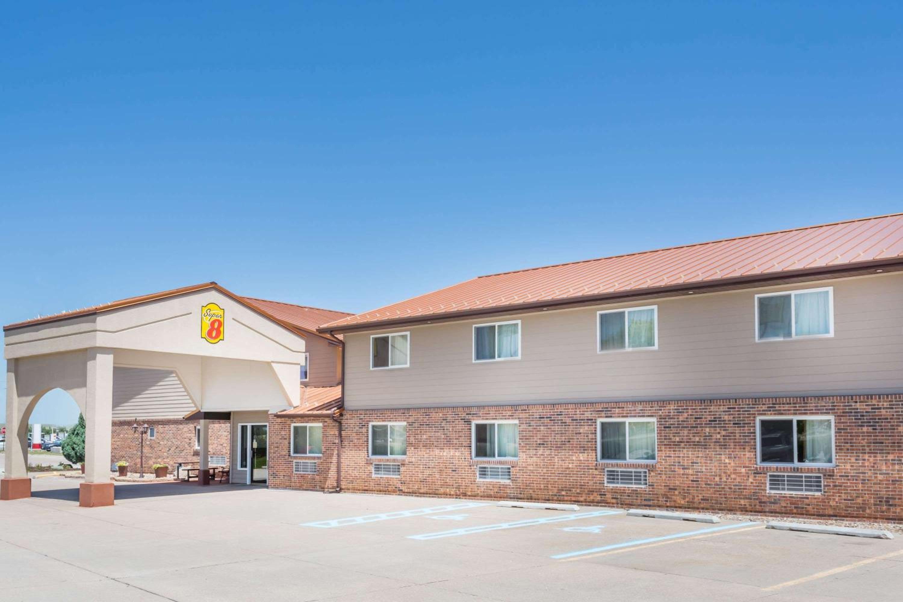 Ogallala Vacations - Super 8 by Wyndham Ogallala - Property Image 1