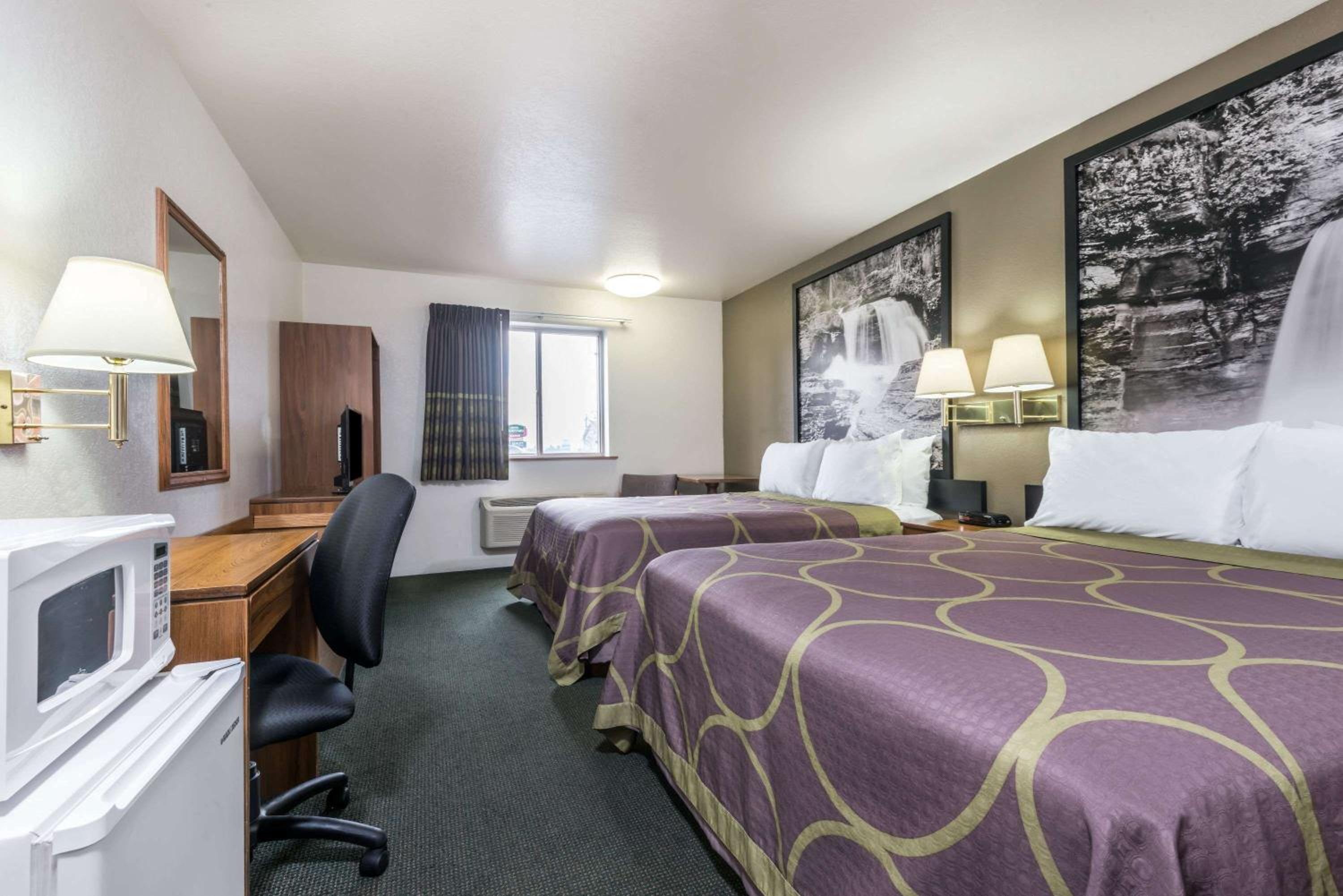Super 8 by Wyndham Missoula/Reserve St. view 5