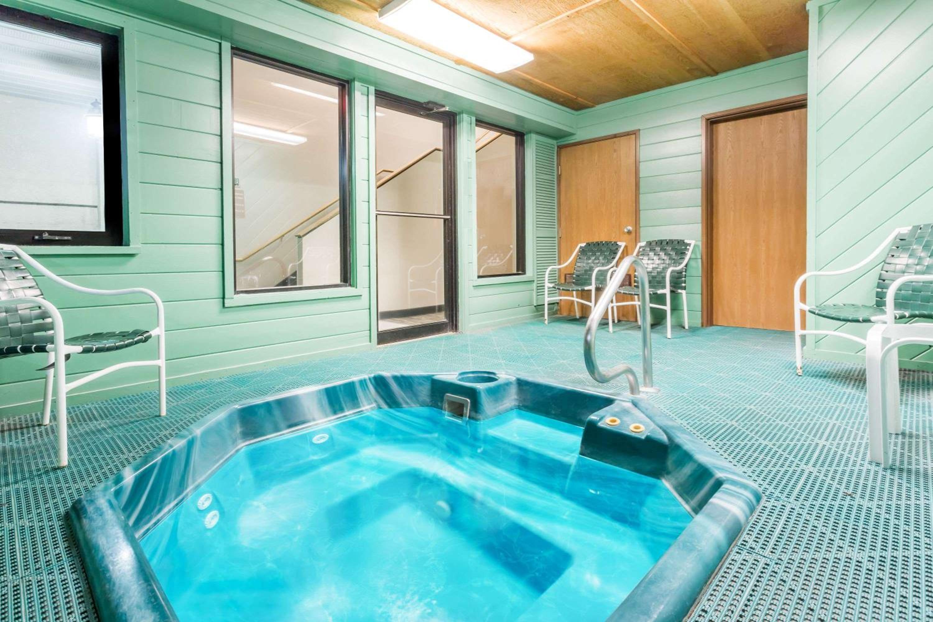 Super 8 by Wyndham Lexington view 4