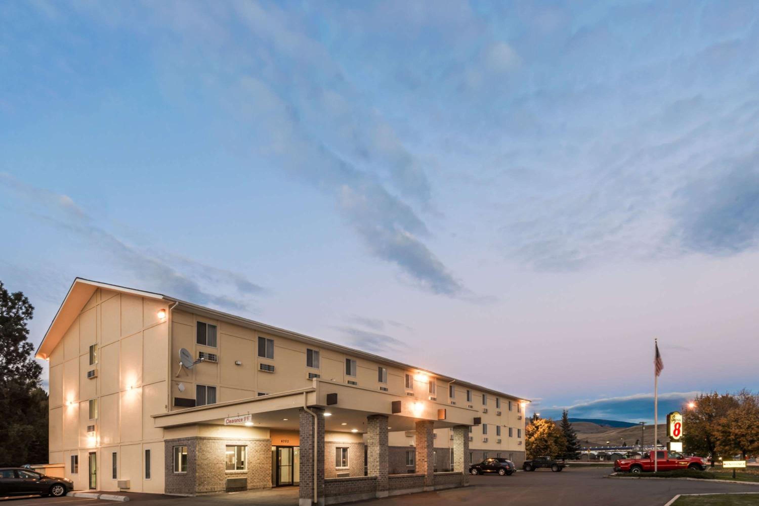 Super 8 by Wyndham Missoula/Reserve St. view 2