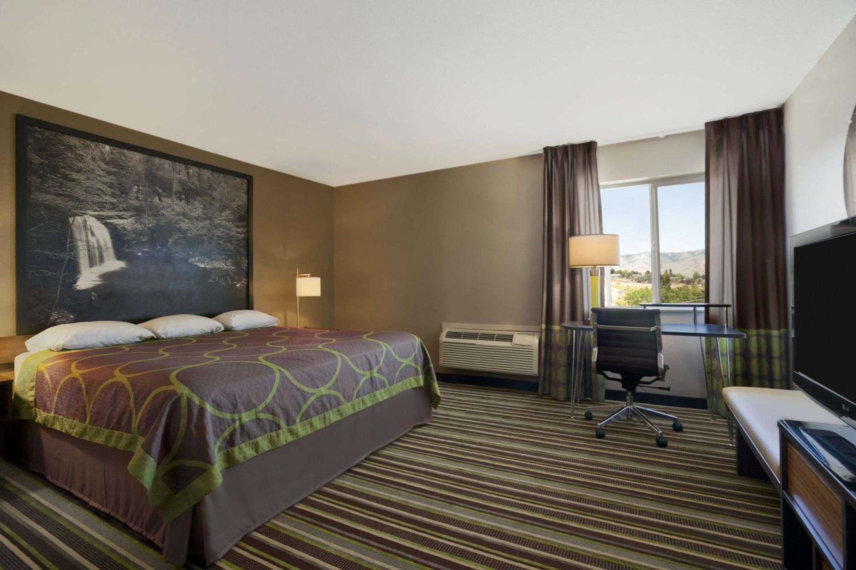 Pocatello Vacations - Super 8 by Wyndham Pocatello - Property Image 3