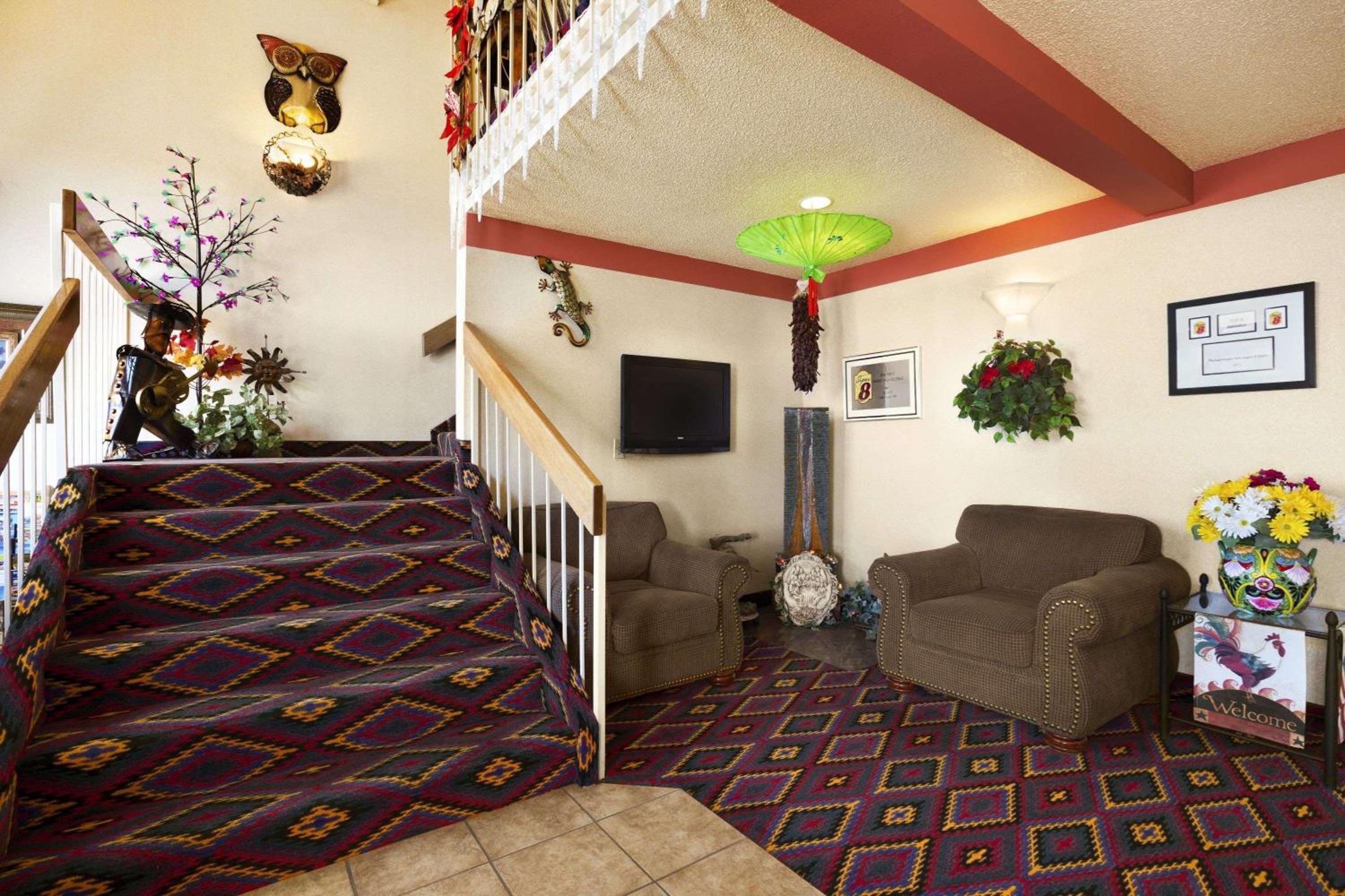 Las Vegas Vacations - Super 8 by Wyndham Las Vegas - Property Image 4