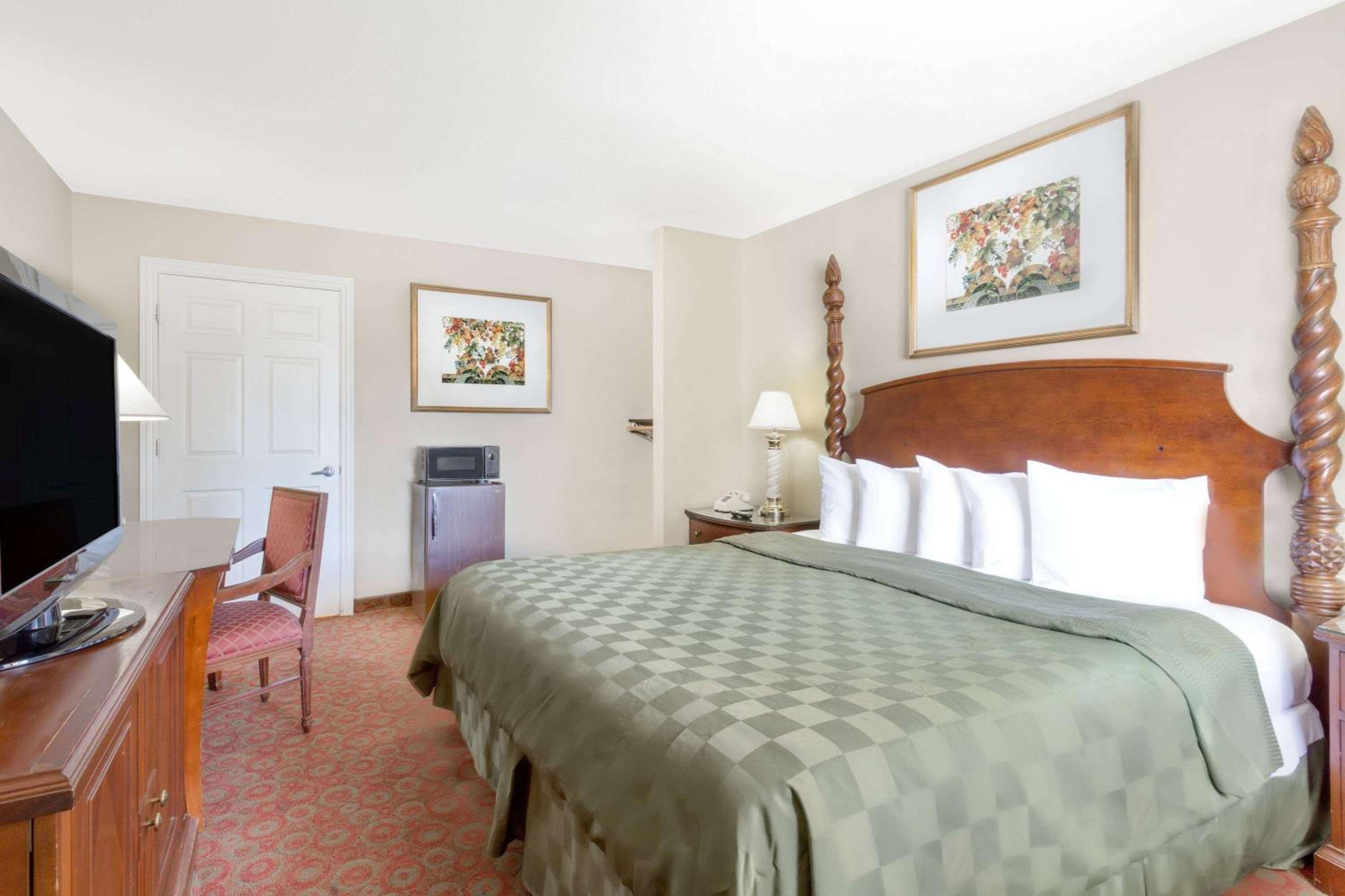 Kingman Vacations - Days Inn by Wyndham Kingman East - Property Image 5