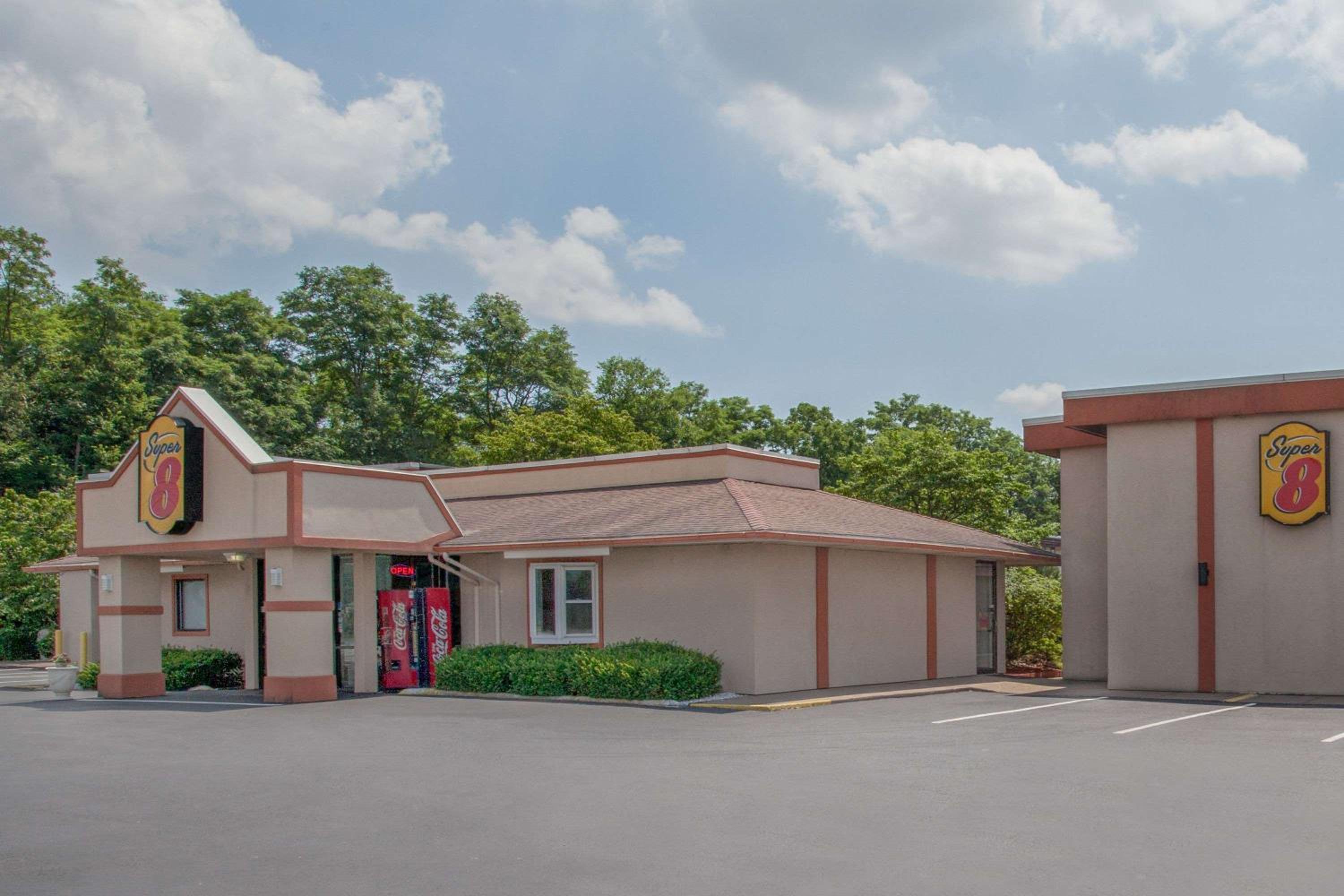 Super 8 by Wyndham Carlisle North view 4