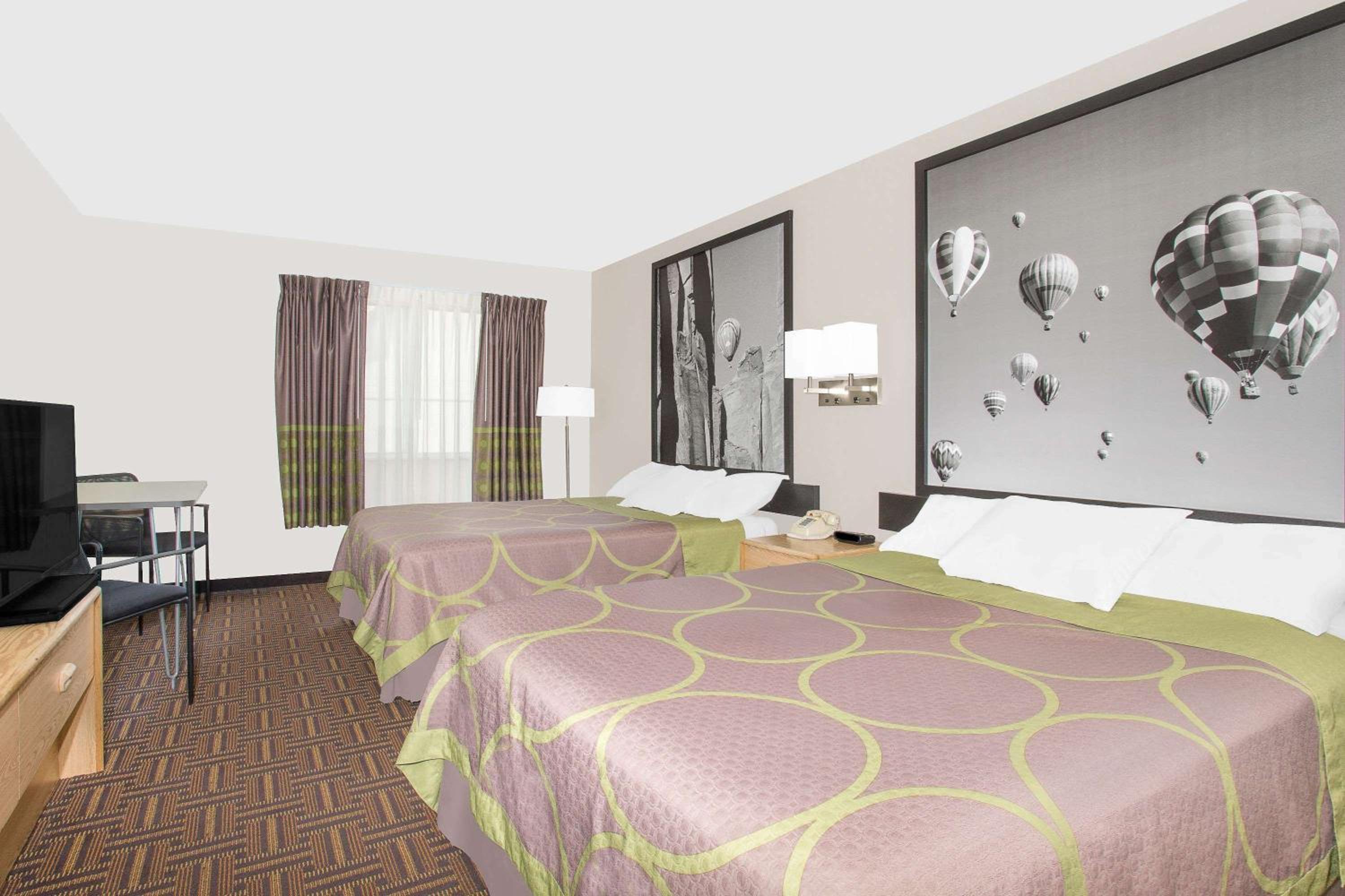 Super 8 by Wyndham Bloomfield - Property Image 24